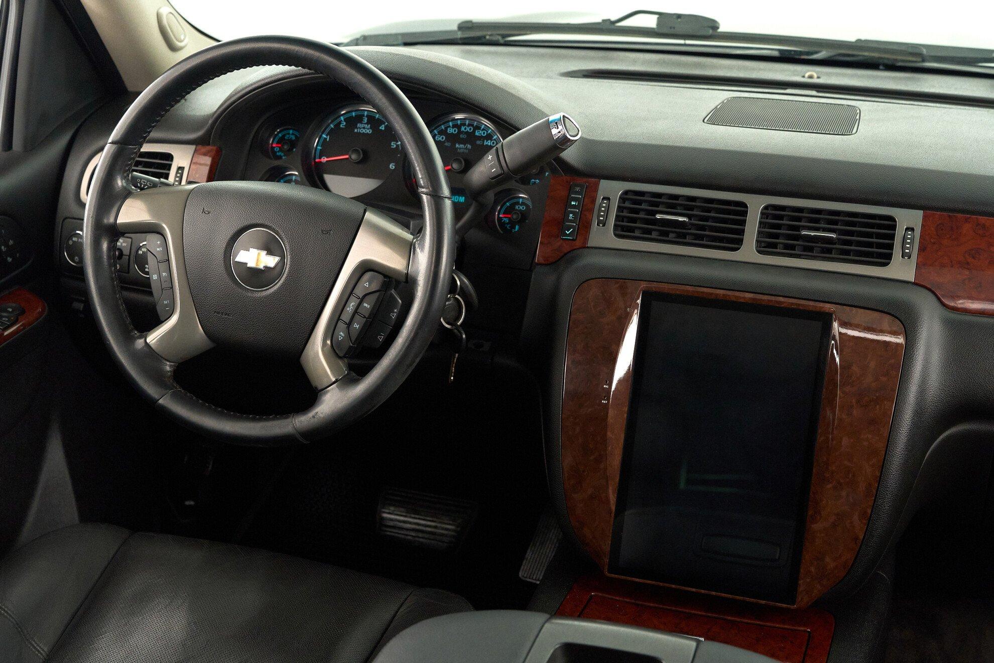 Chevrolet Tahoe 2013, черный