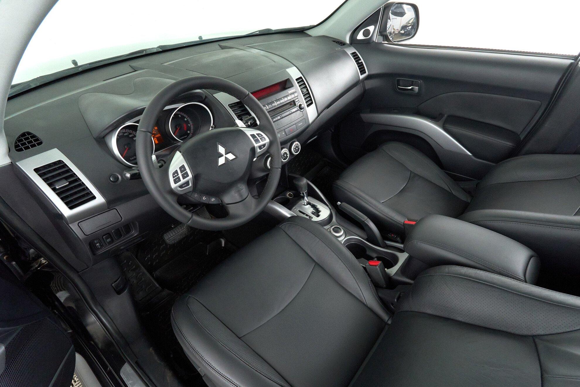 Mitsubishi Outlander 2008, черный