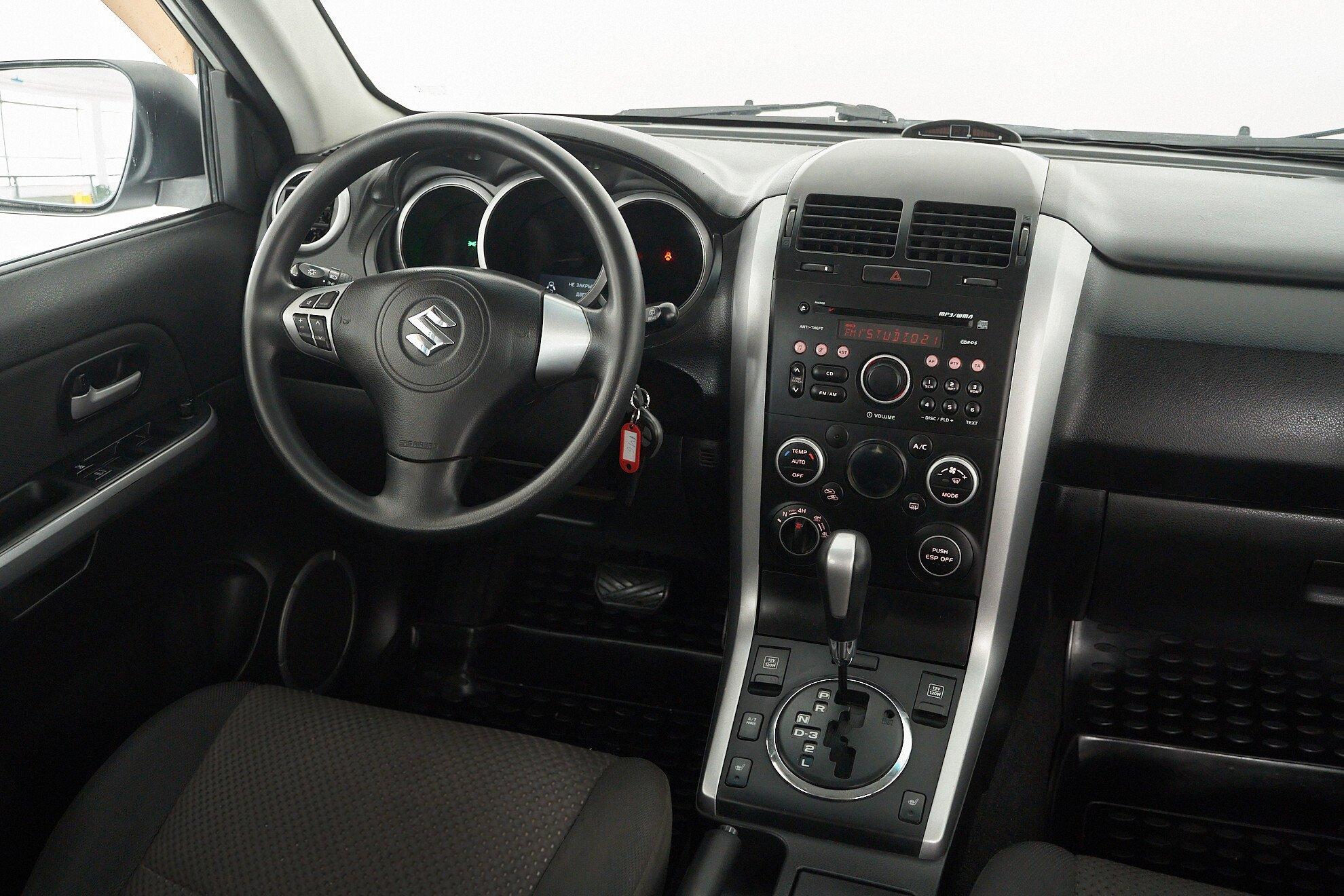 Suzuki Grand Vitara 2011, серебряный