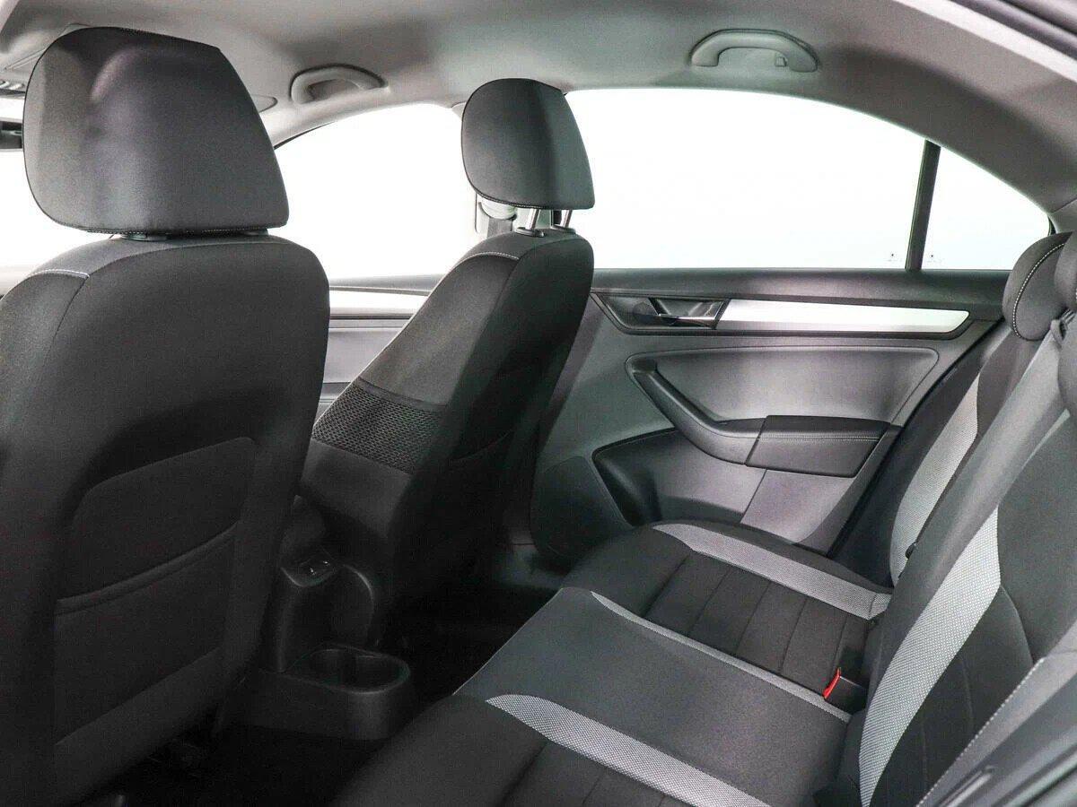 Skoda Rapid 2019, синий