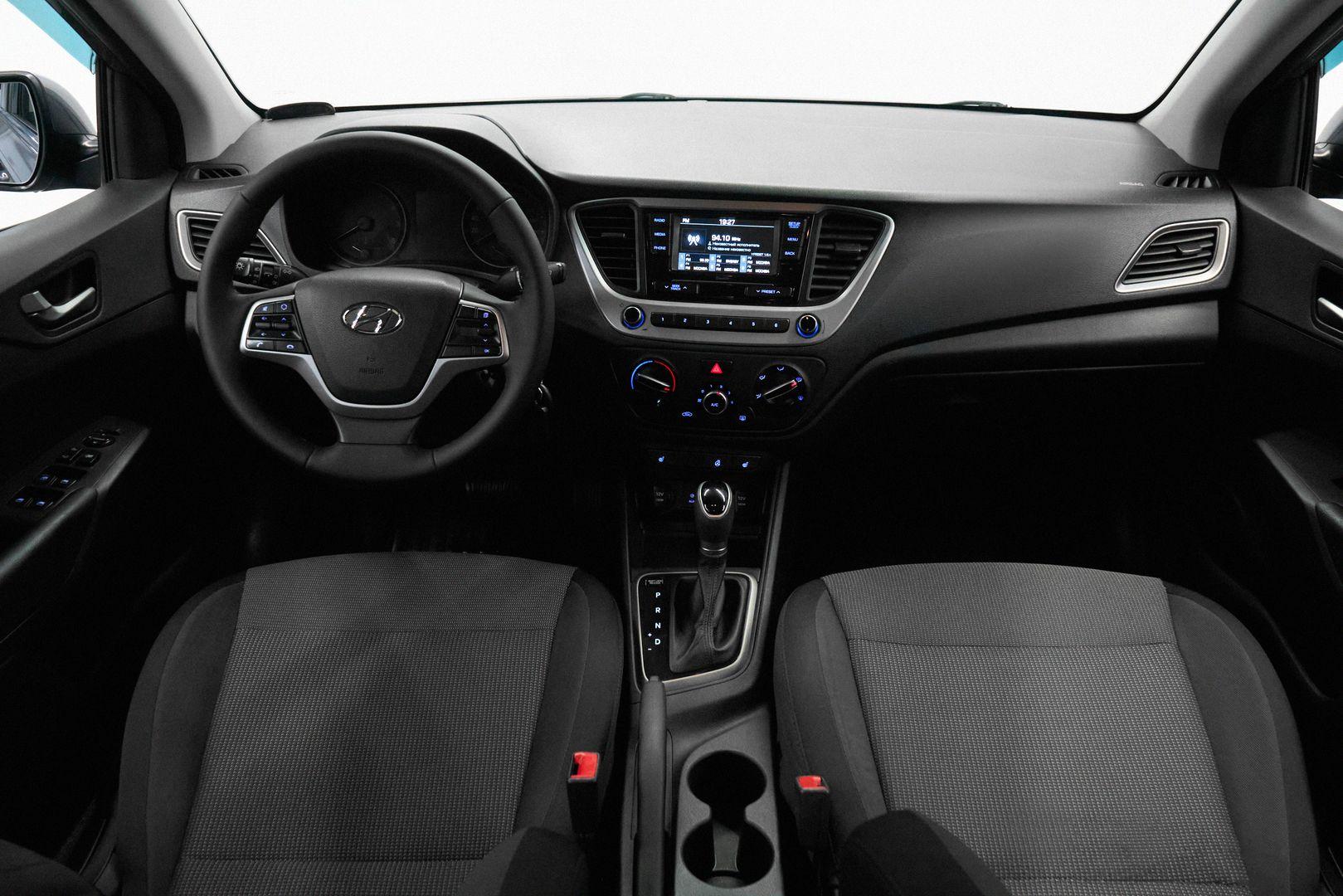 Hyundai Solaris 2019, серый