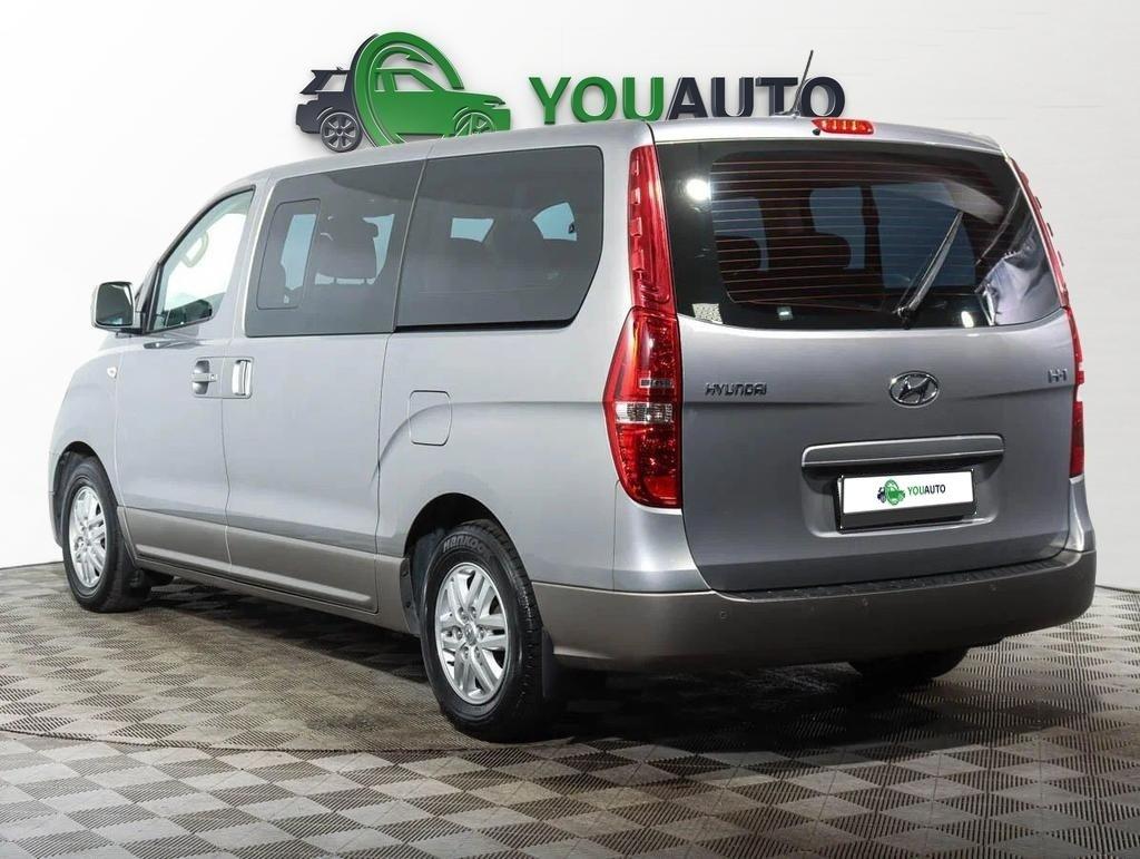 Hyundai H-1 2015, серебряный