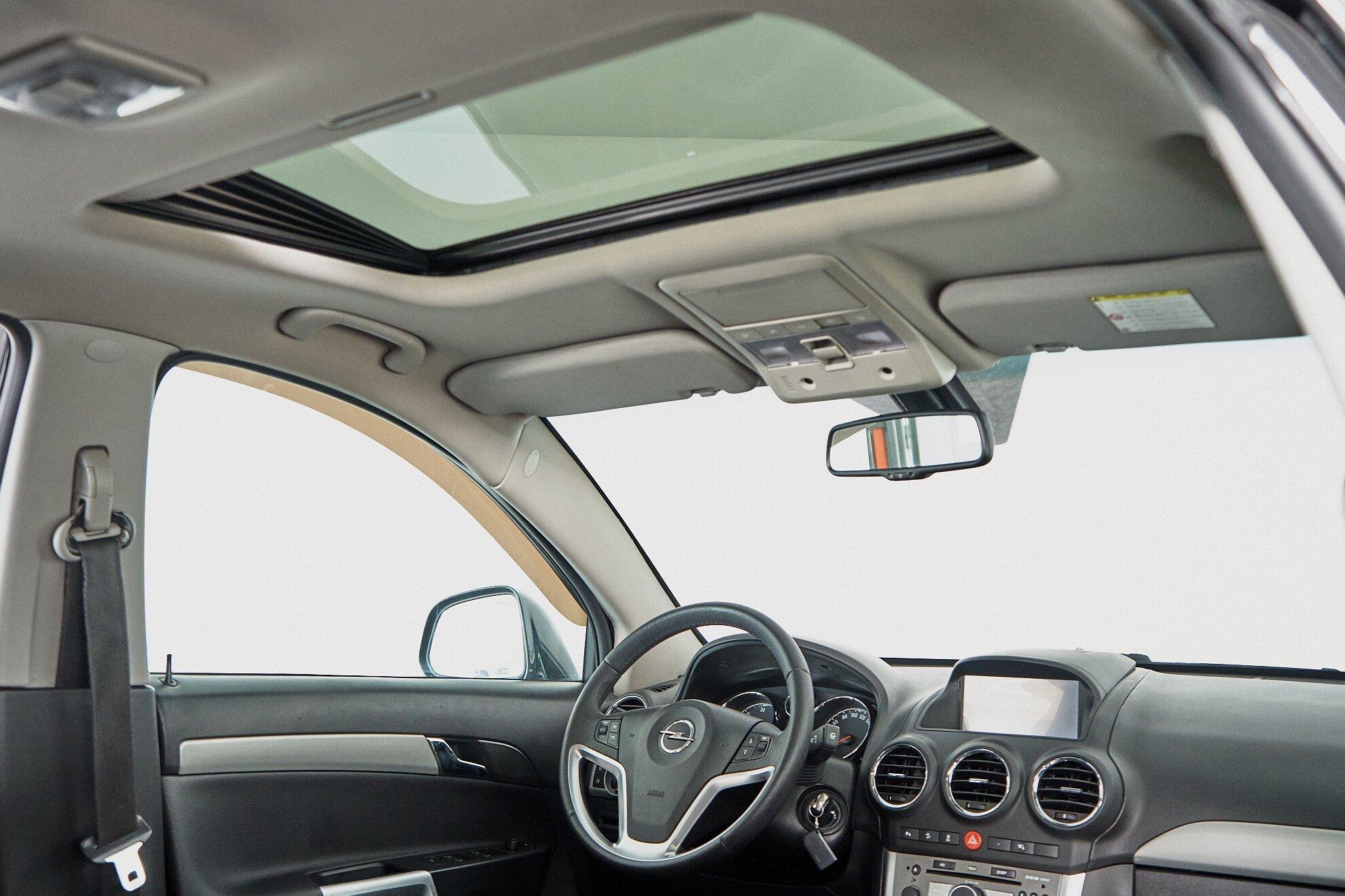 Opel Antara 2012, черный