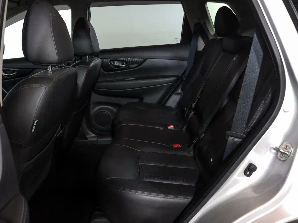 Nissan X-Trail 2021, серебряный