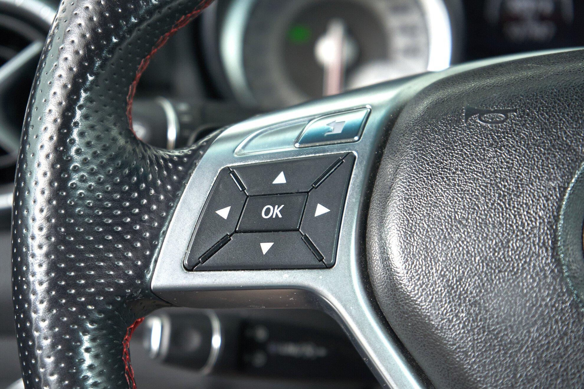 Mercedes-Benz CLA 2013, белый