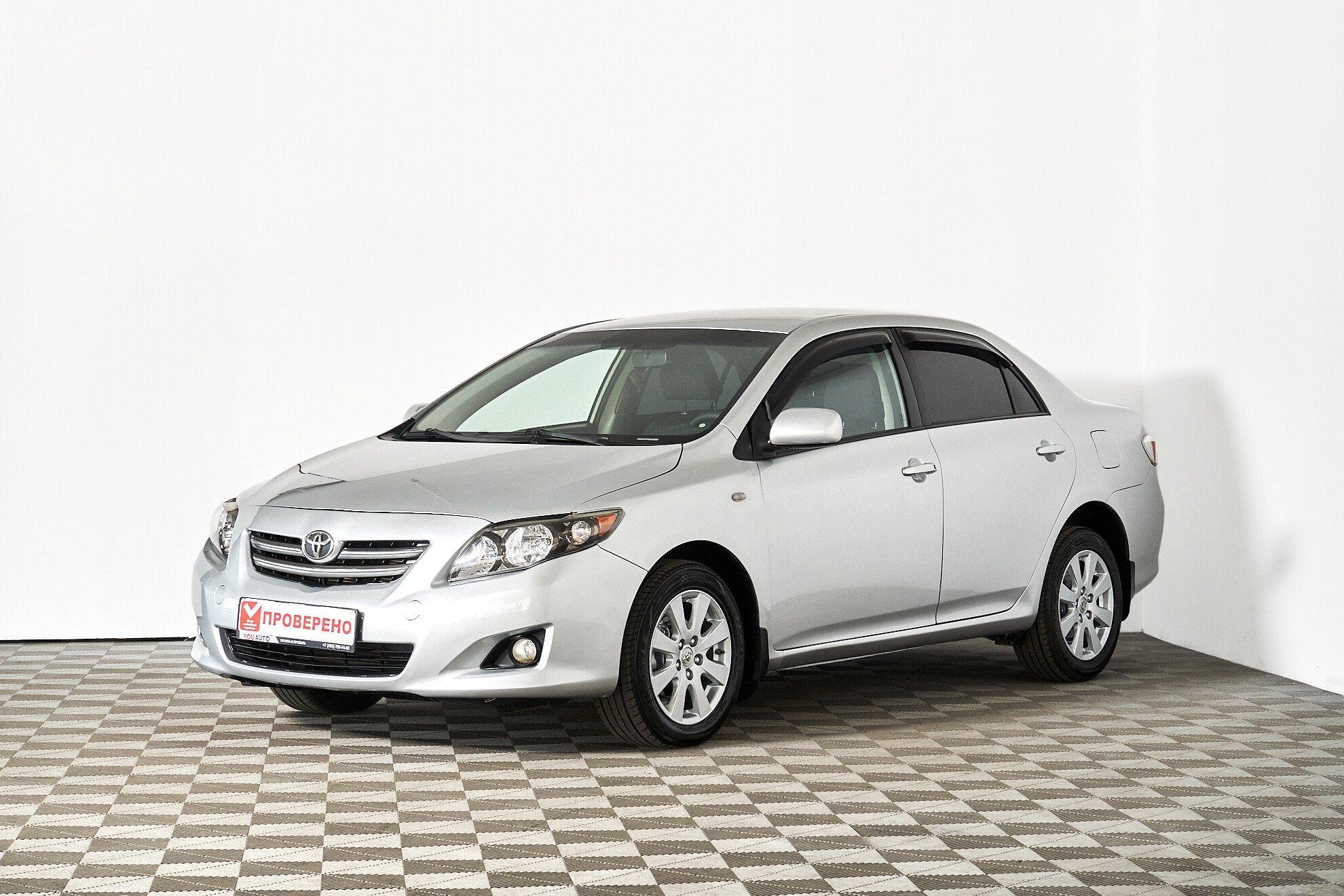 Toyota Corolla 2010, серебряный