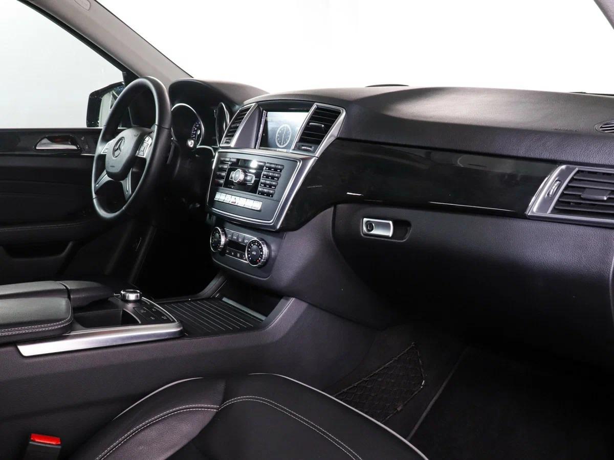 Mercedes-Benz M-Класс 2012, черный