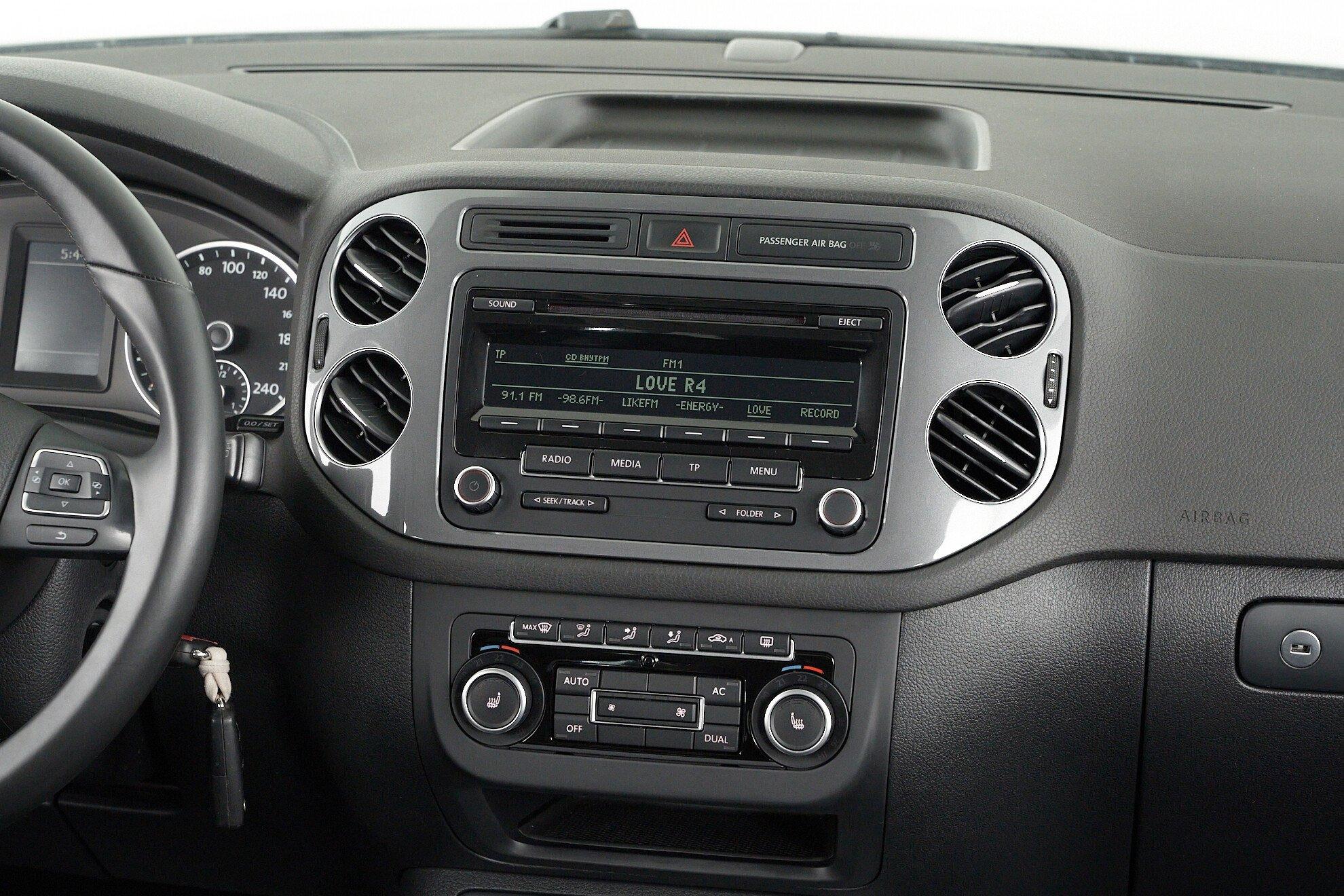 Volkswagen Tiguan 2012, серебряный
