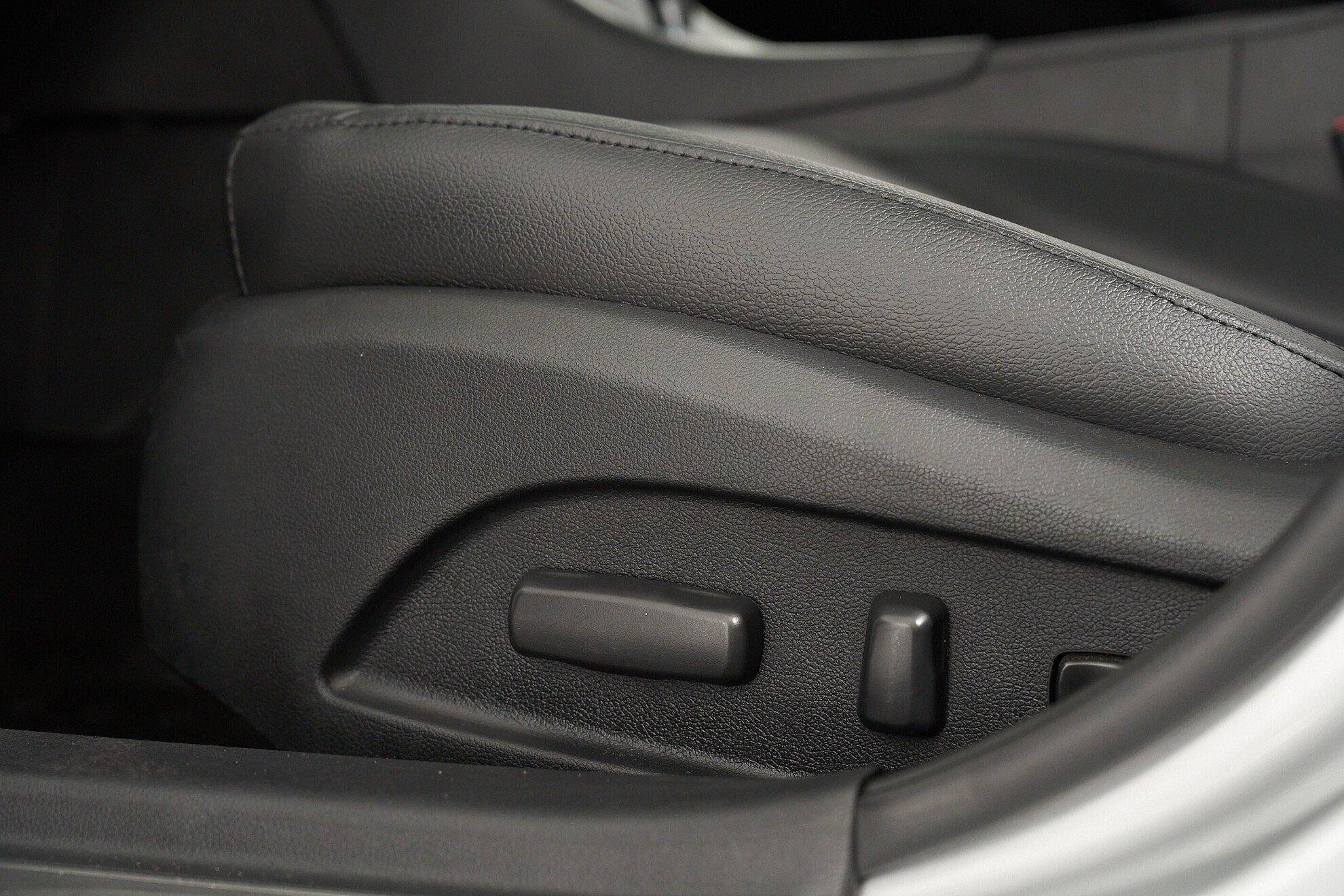 Hyundai Sonata 2011, серебряный
