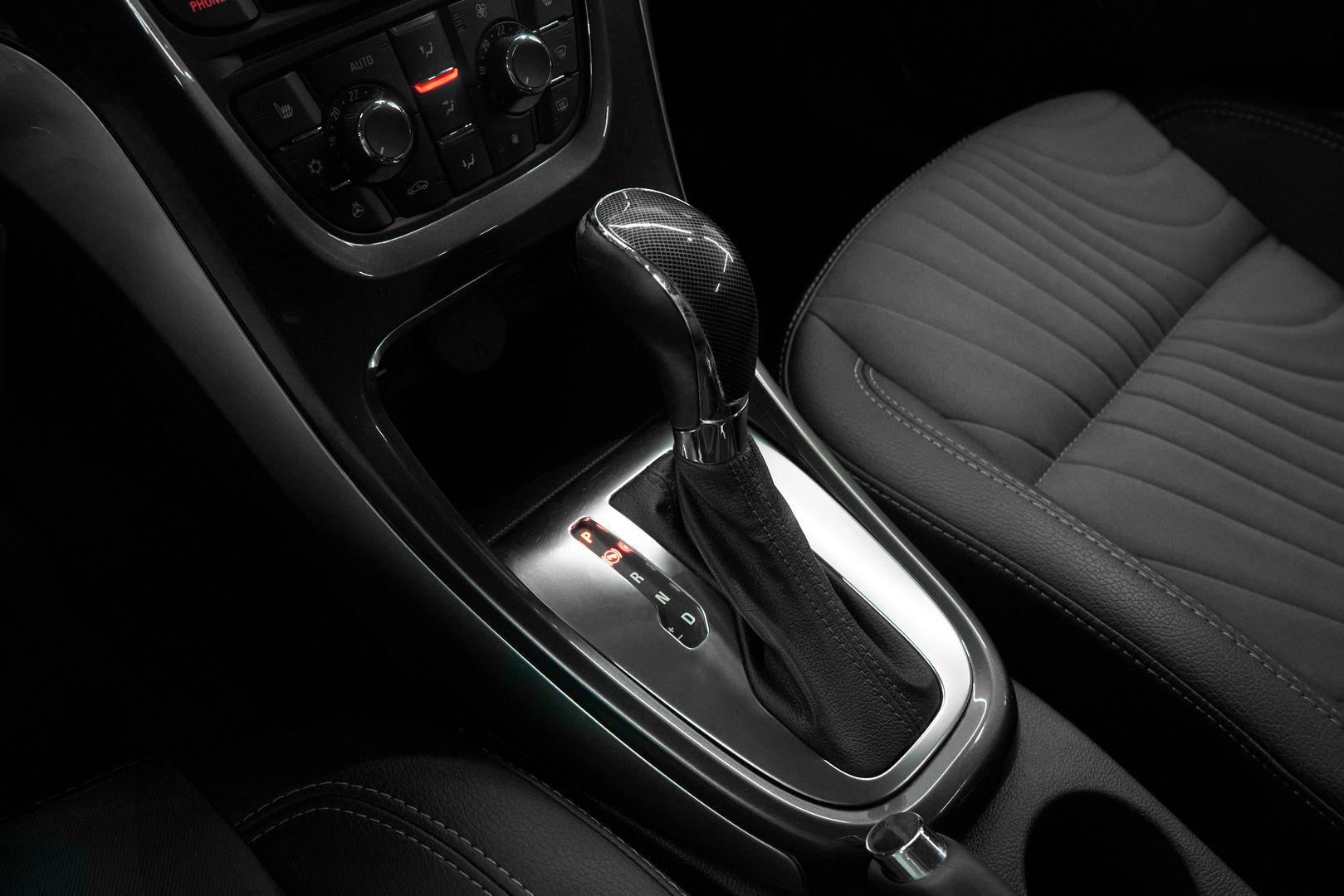 Opel Astra 2014, серый