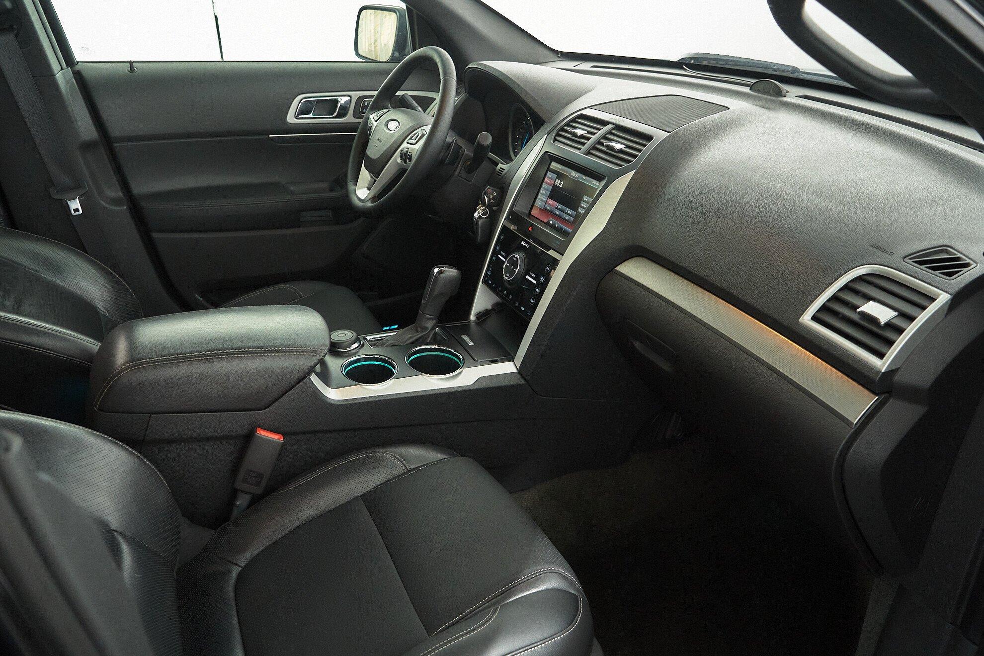 Ford Explorer 2014, черный