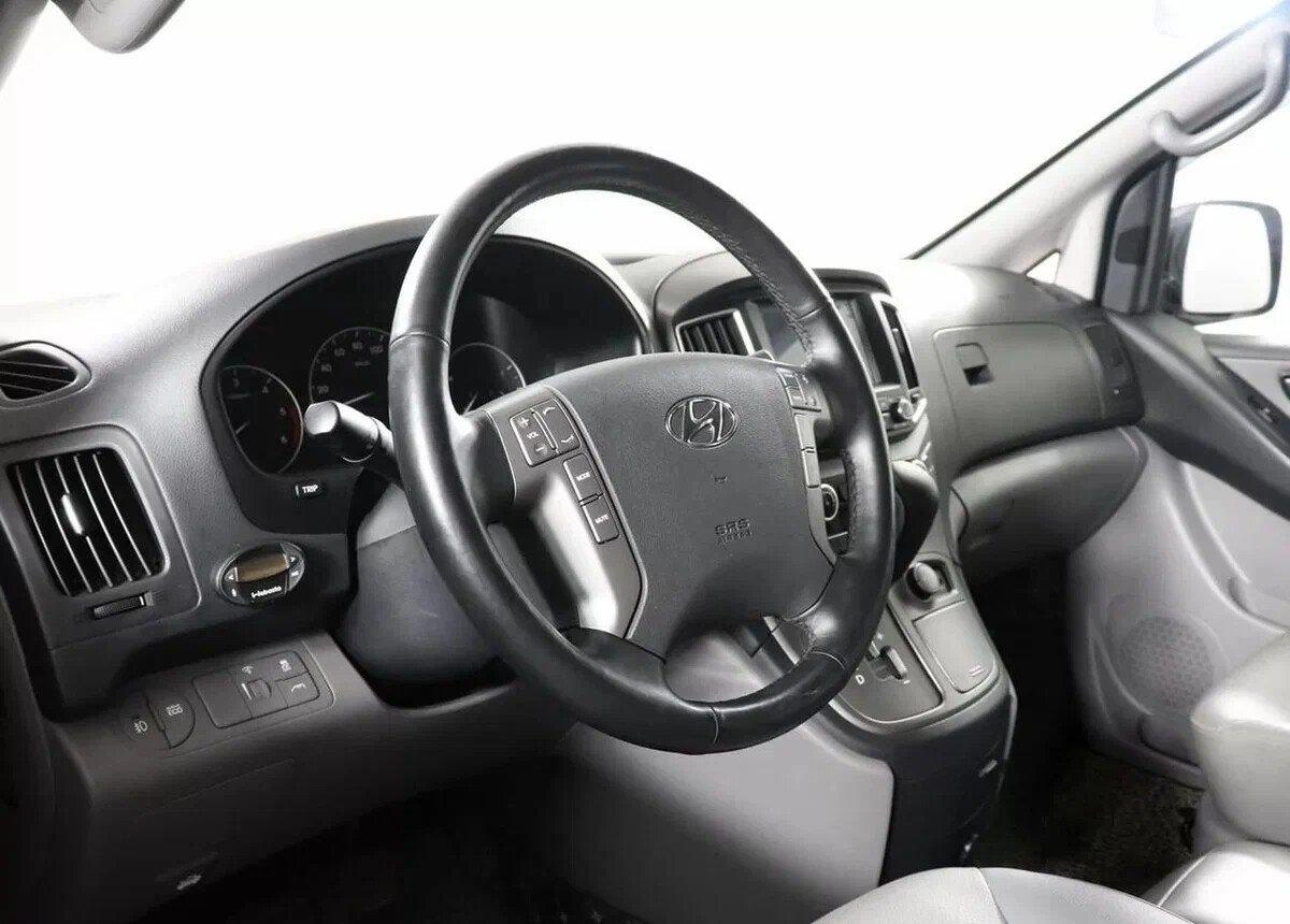 Hyundai Grand Starex 2017, черный