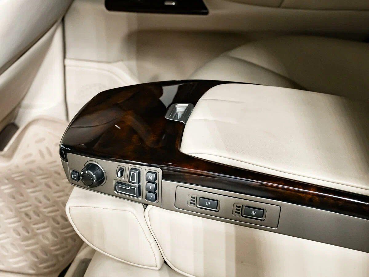 Lexus LX 2013, черный