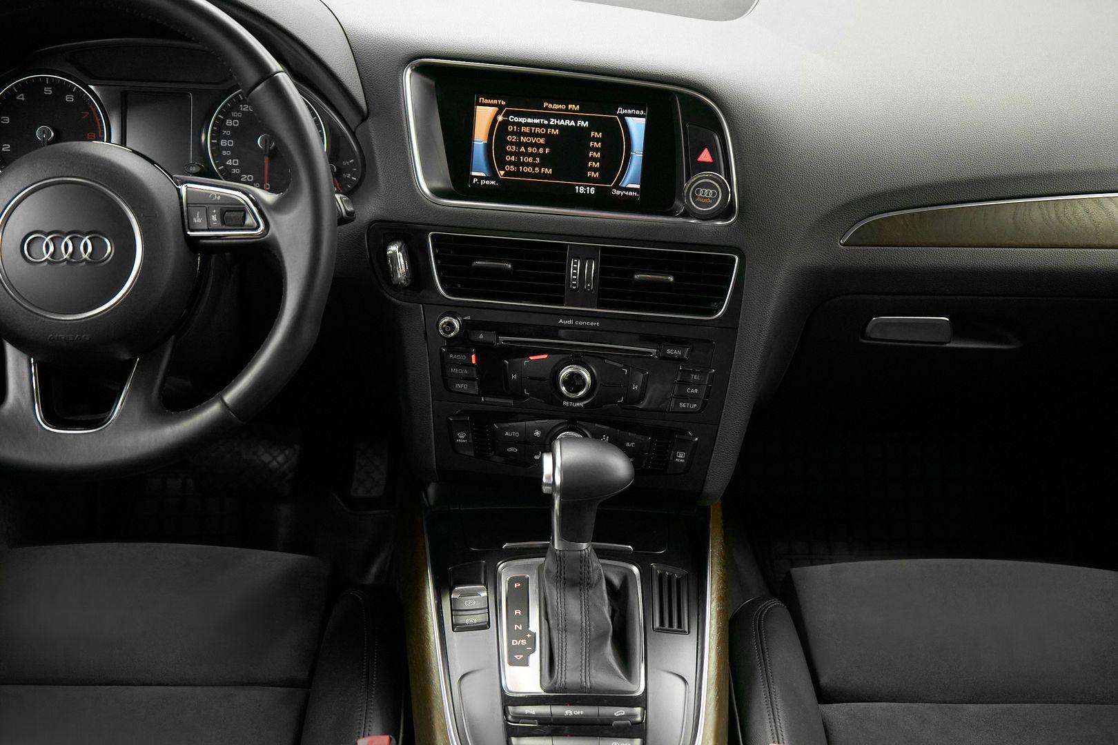 Audi Q5 2012, черный