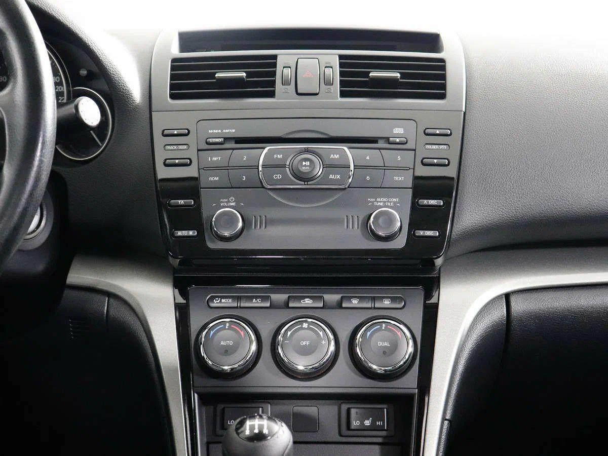 Mazda 6 2011, серебряный