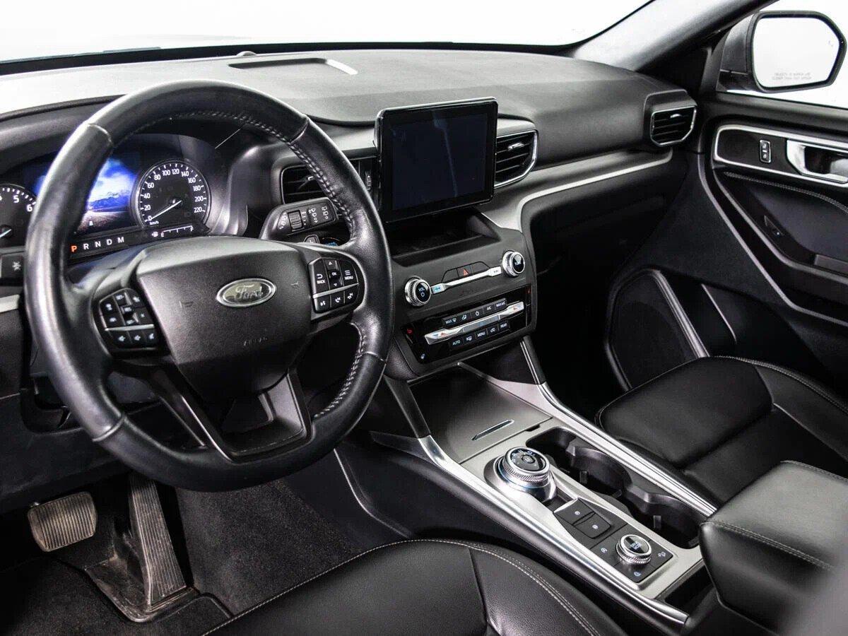 Ford Explorer 2020, серый