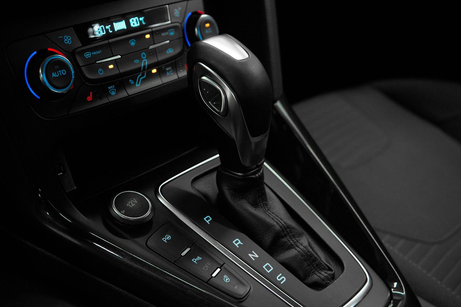 Ford Focus 2018, серый