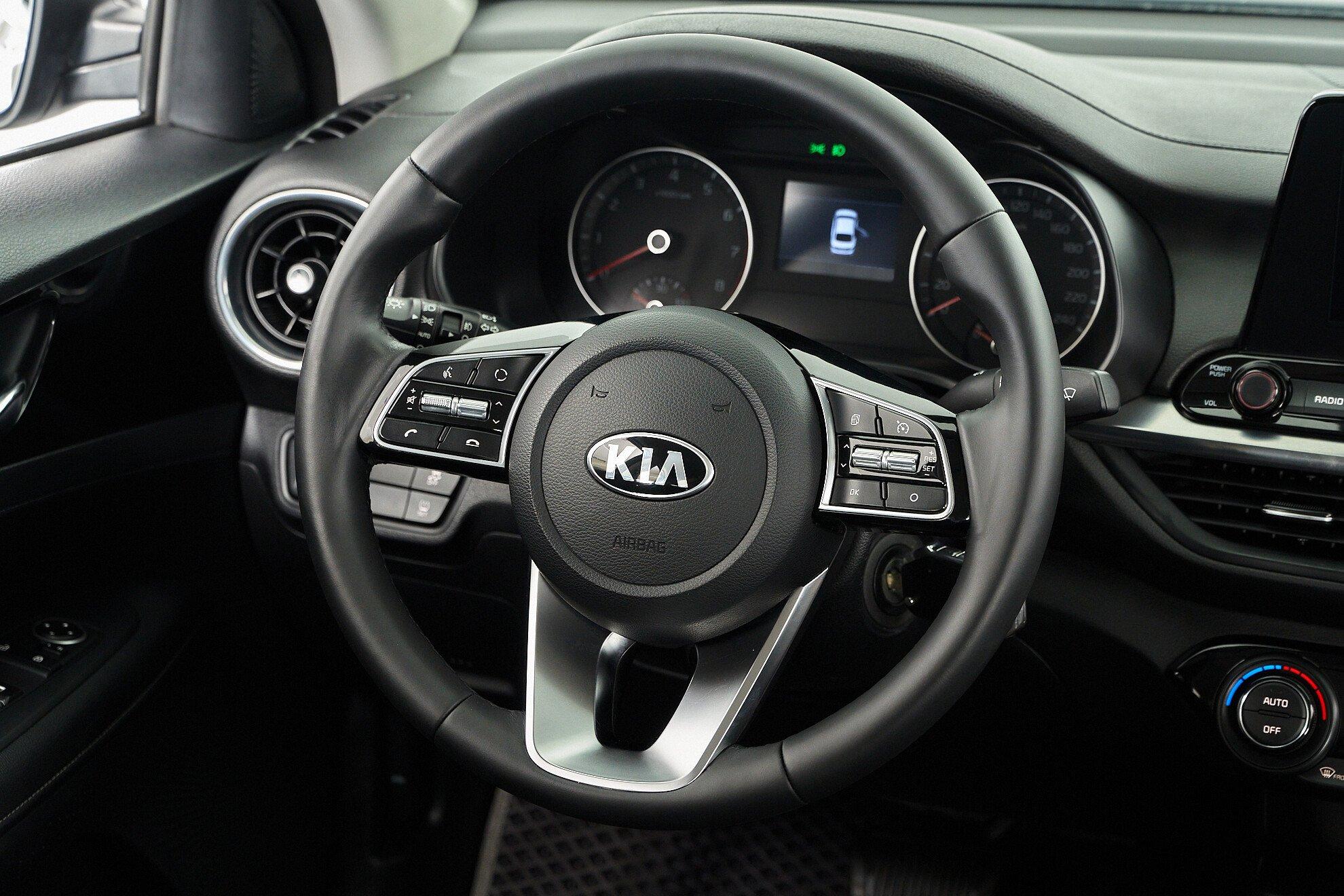 Kia Cerato 2020, серый