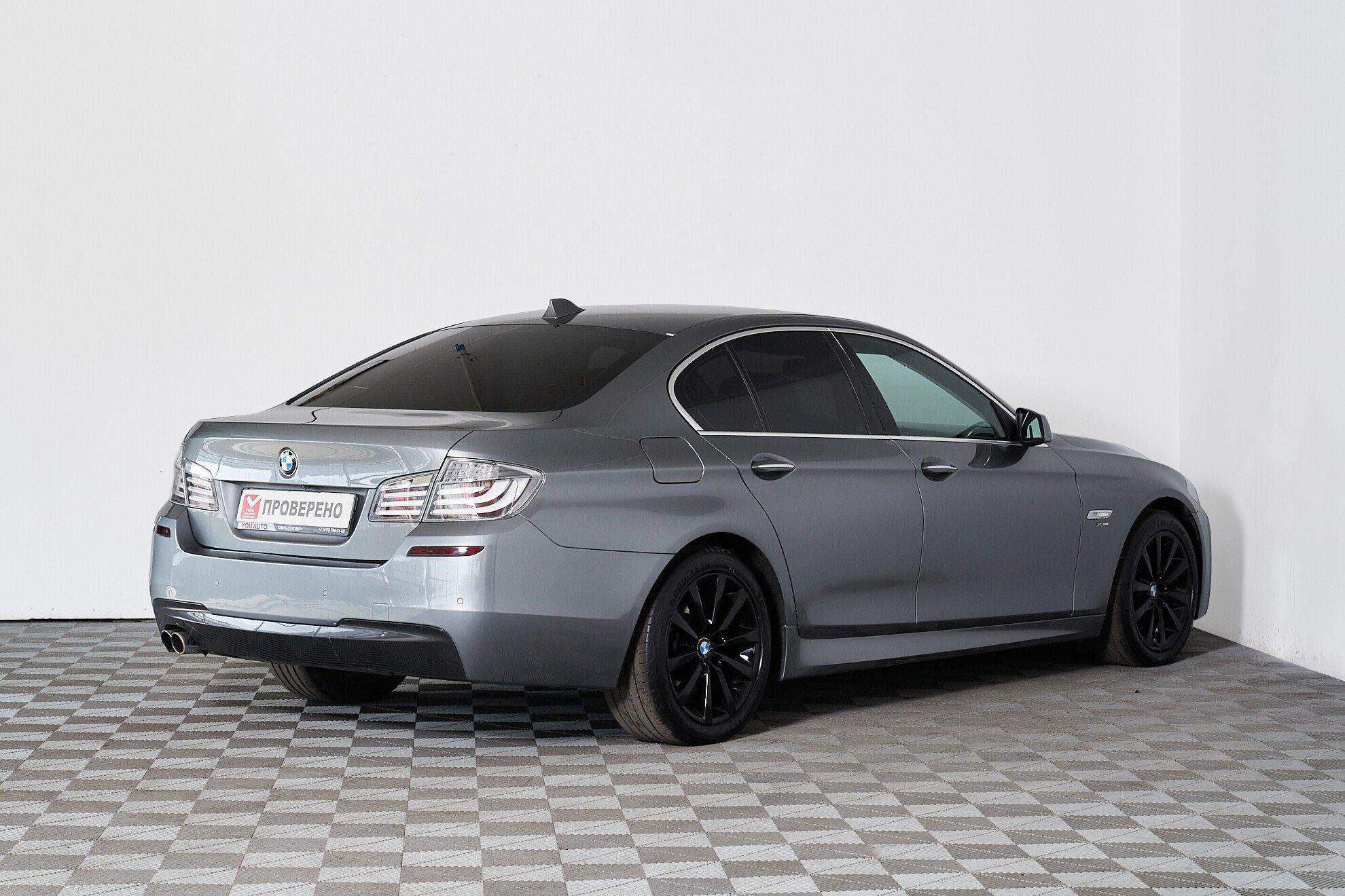 BMW 5 серии 2012, серый