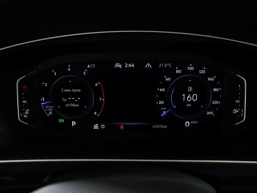 Volkswagen Tiguan 2021, черный