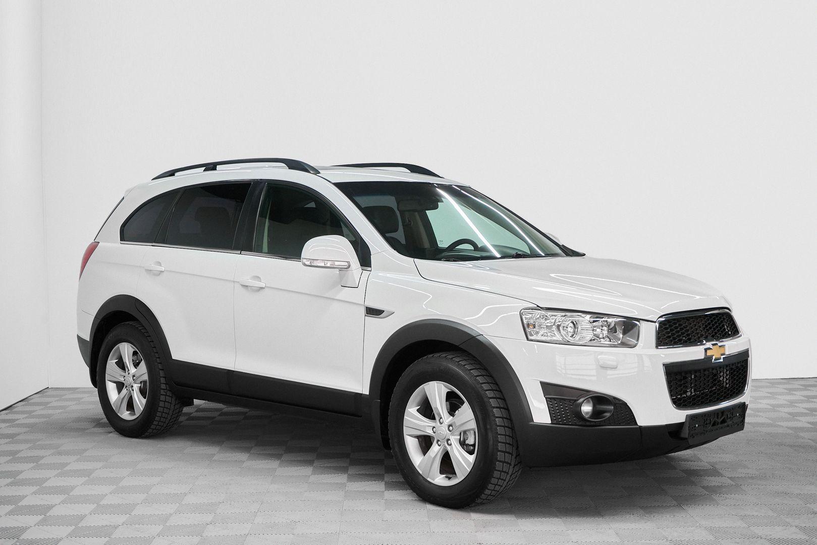 Chevrolet Captiva 2012, белый