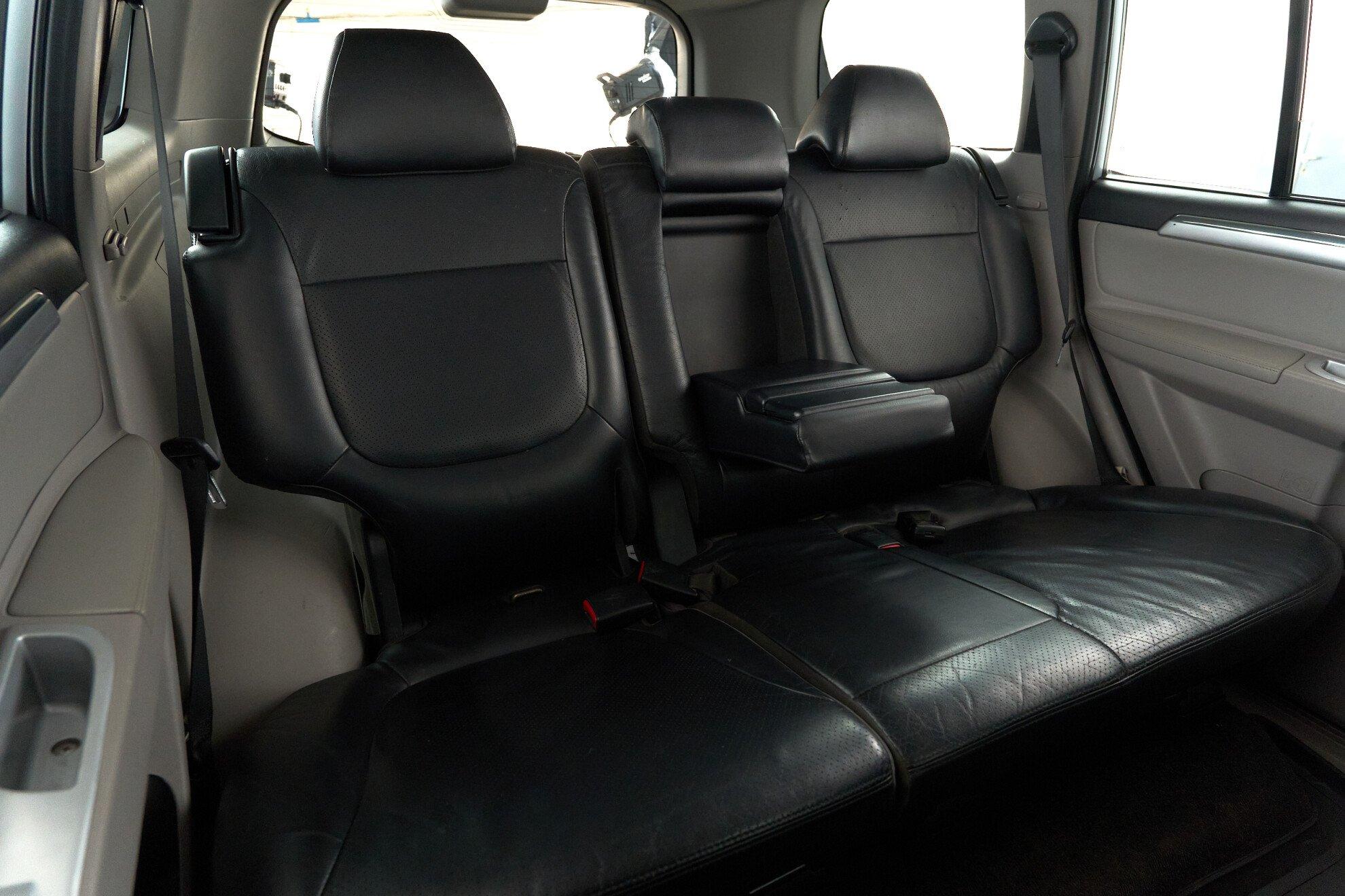 Mitsubishi Pajero Sport 2010, серебряный