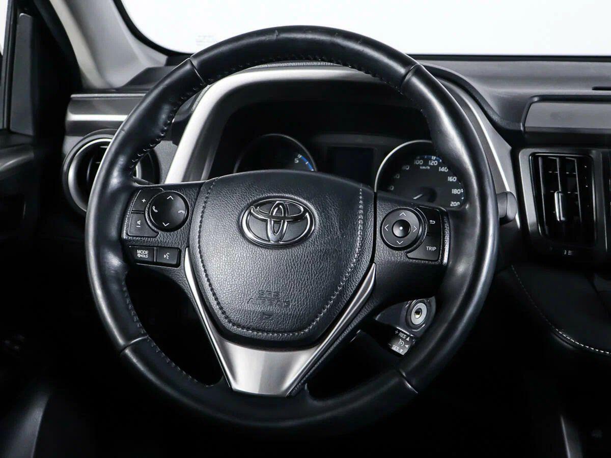 Toyota RAV4 2016, черный