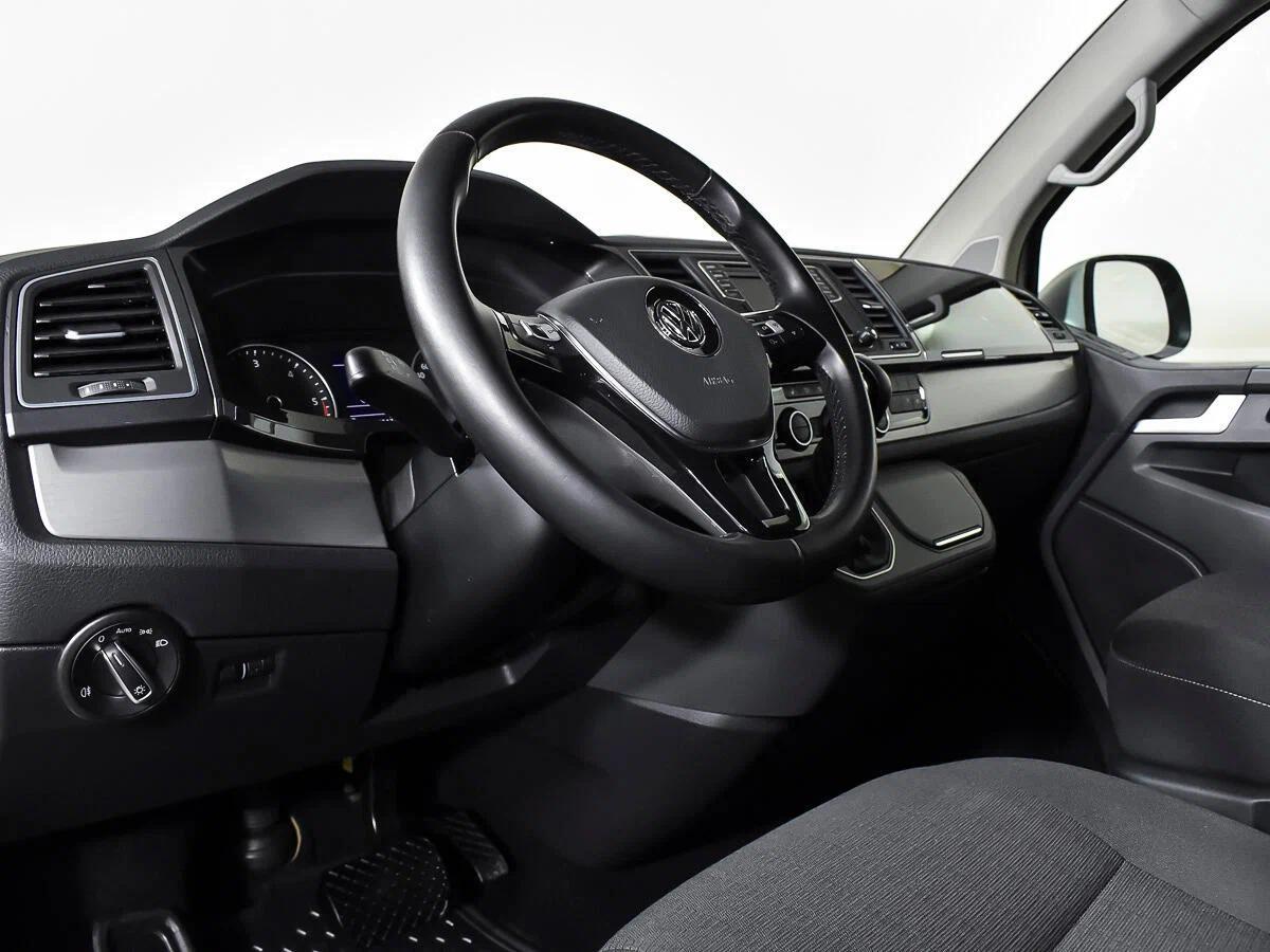 Volkswagen Caravelle 2018, серебряный