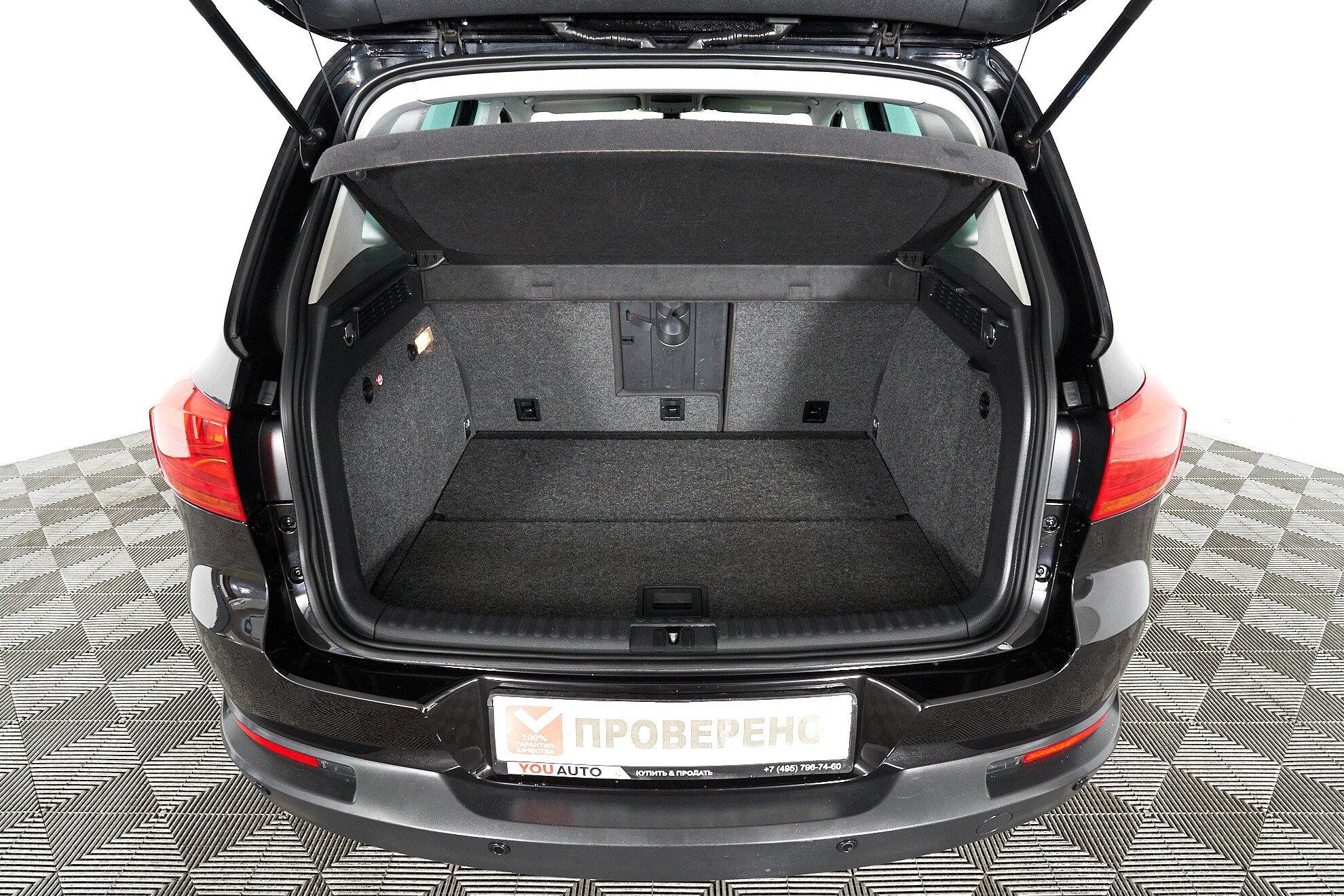 Volkswagen Tiguan 2012, черный