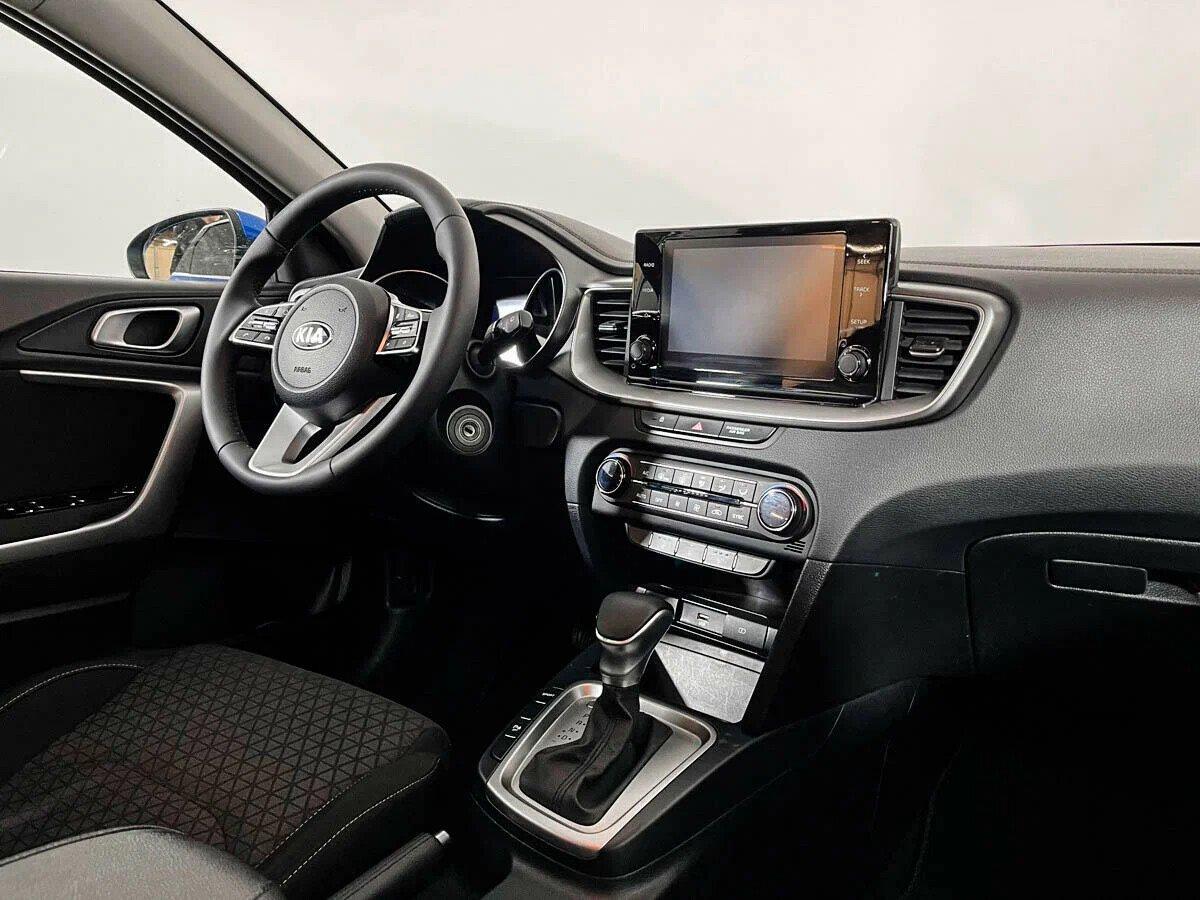 Kia Ceed 2020, синий