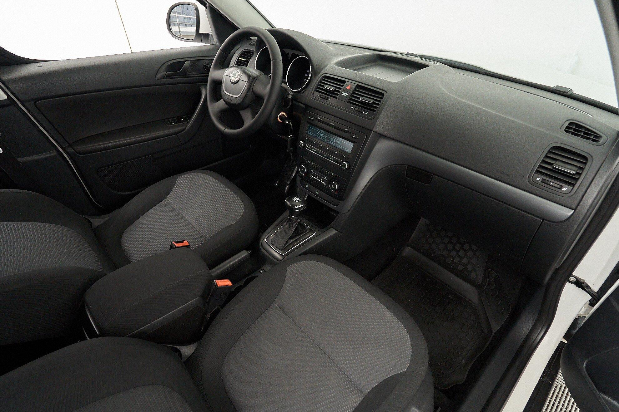 Skoda Yeti 2013, белый