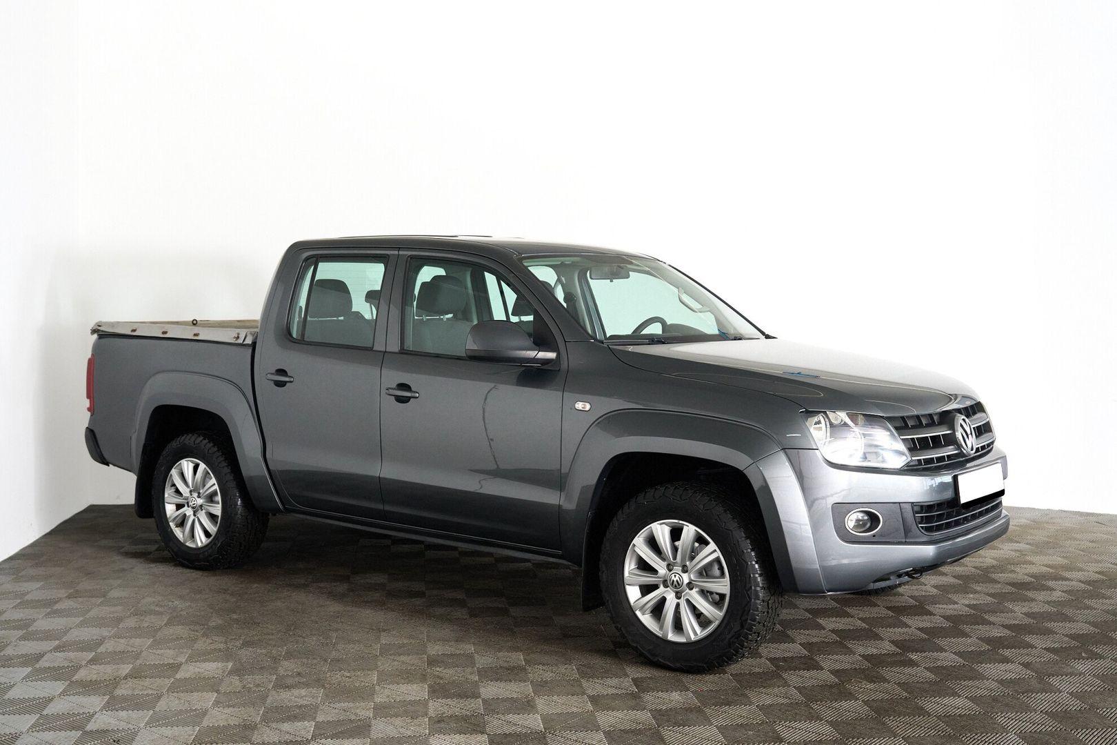 Volkswagen Amarok 2012, серый
