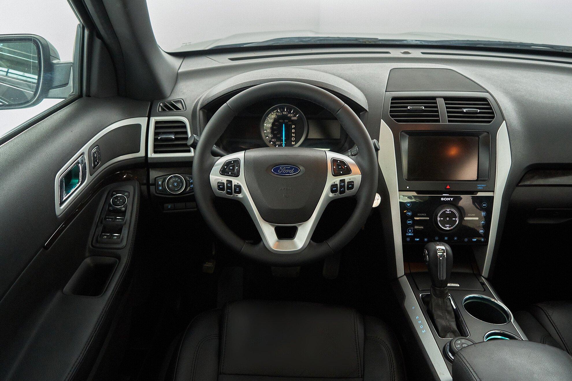 Ford Explorer 2013, черный