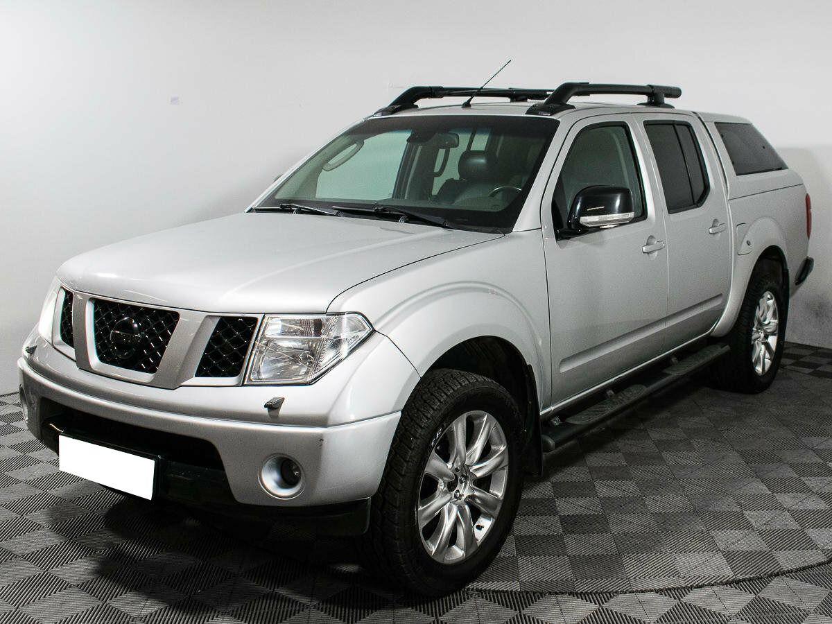 Nissan Navara (Frontier) 2010, серебряный