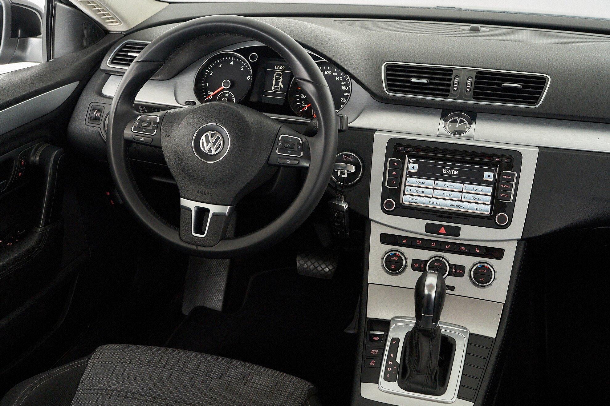 Volkswagen Passat CC 2012, черный