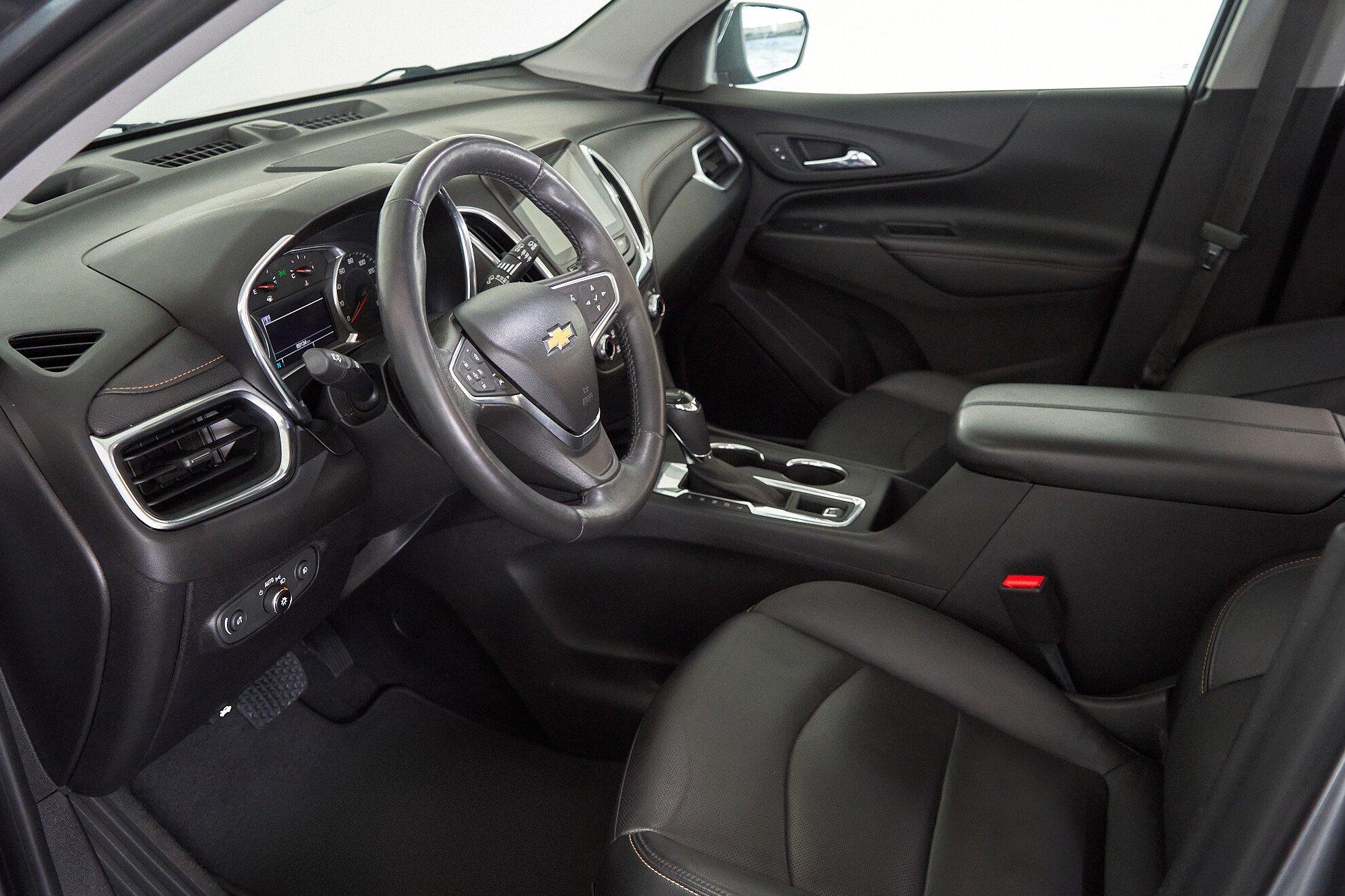 Chevrolet Equinox 2017, серый