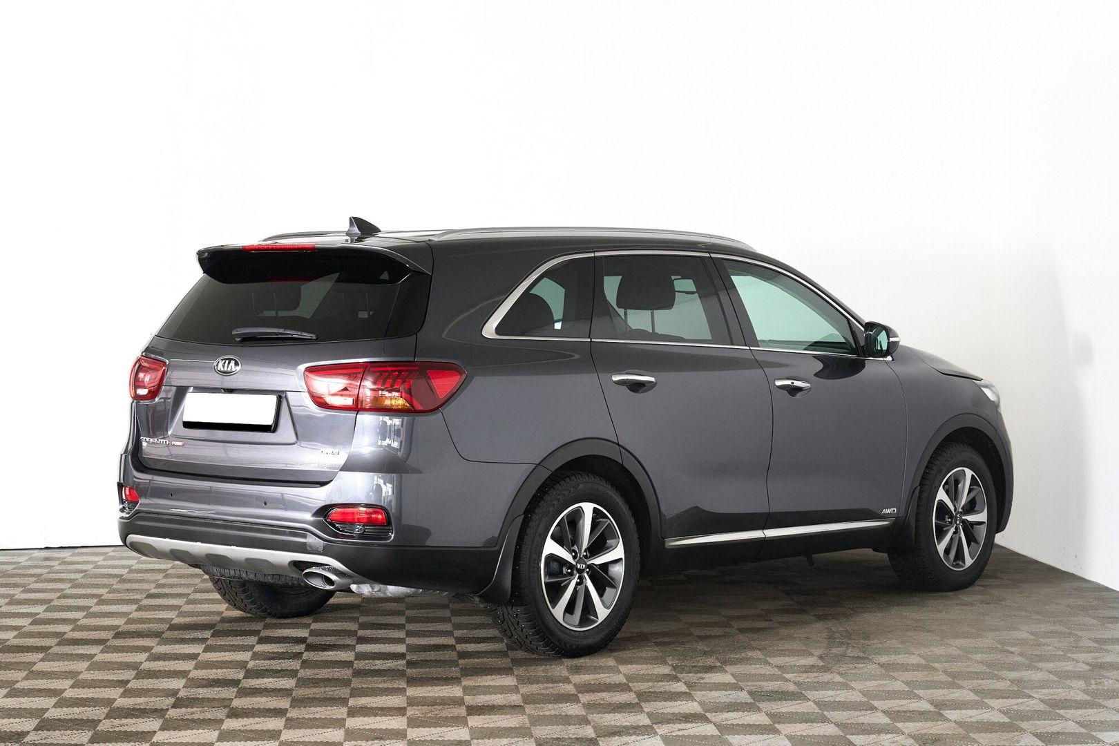 Kia Sorento 2018, серый