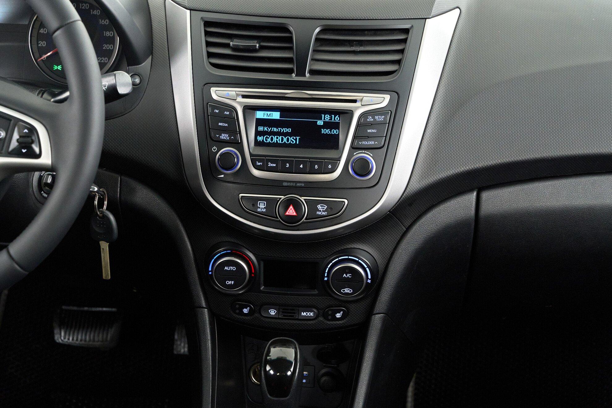Hyundai Solaris 2016, серый