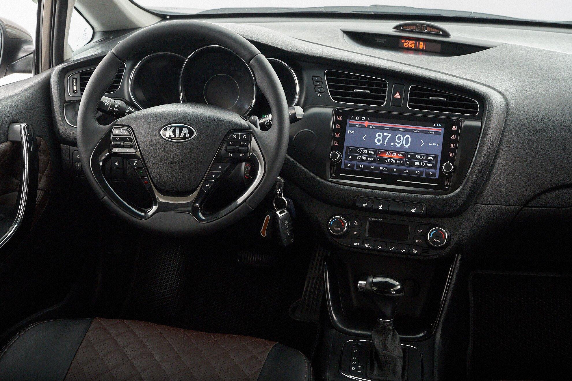 Kia Ceed 2014, коричневый