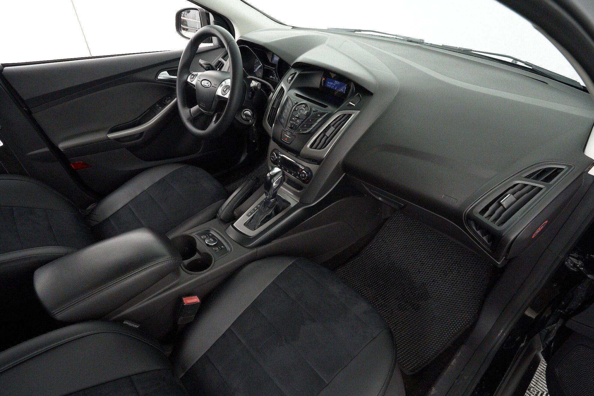 Ford Focus 2014, черный