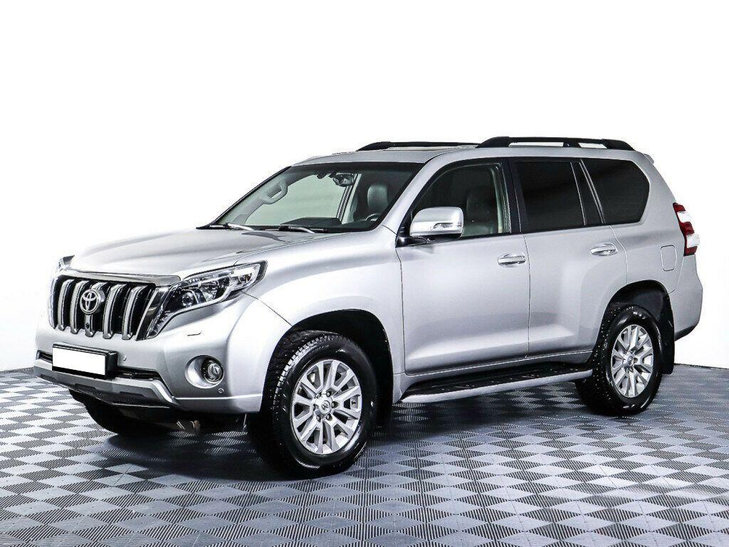 Toyota Land Cruiser Prado 2016, белый