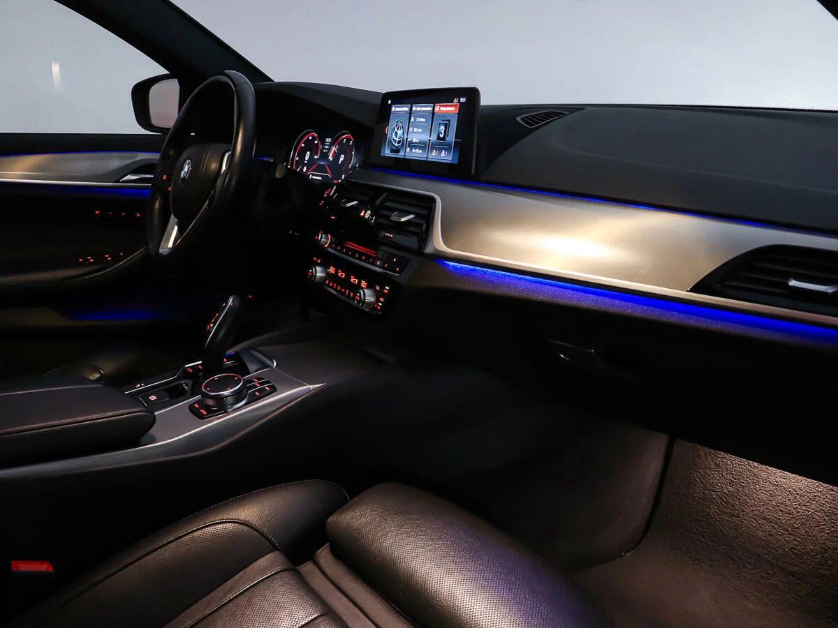 BMW 5 серии 2019, черный