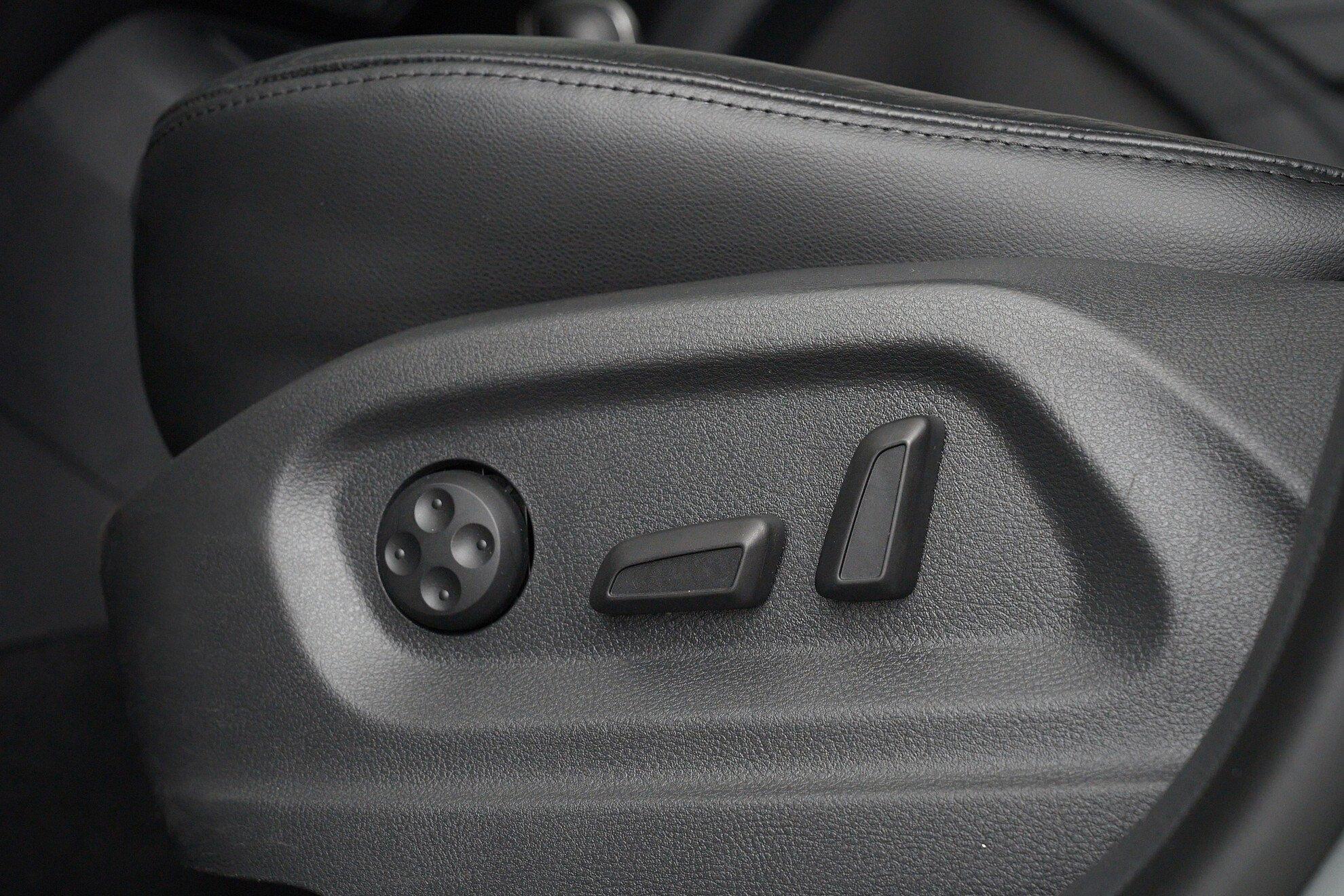 Volkswagen Tiguan 2012, серебряный