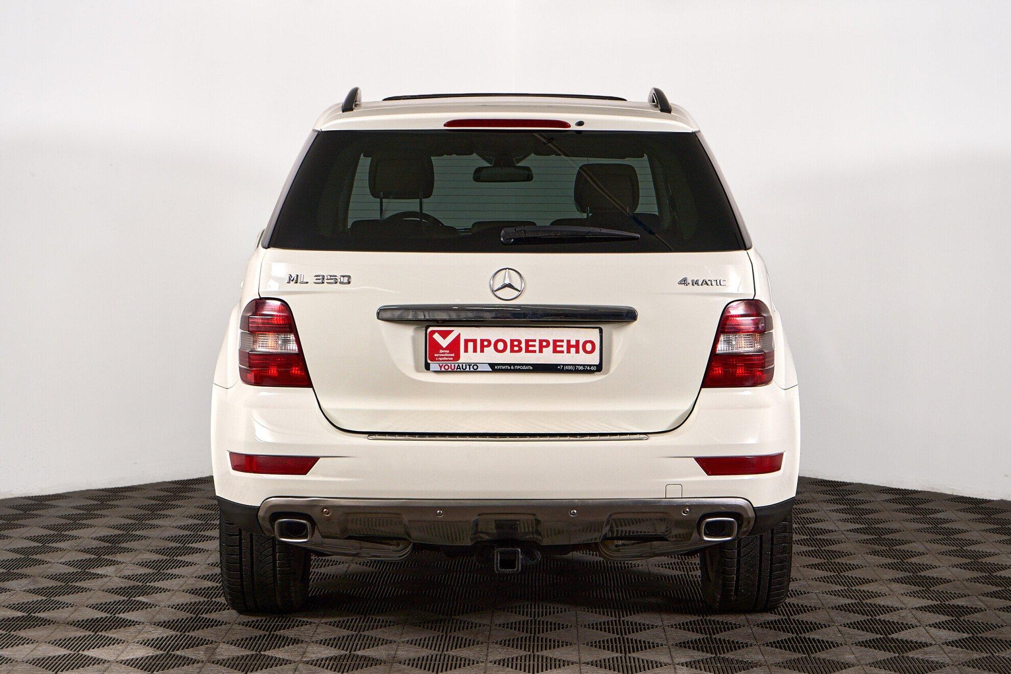 Mercedes-Benz M-Класс 2010, белый