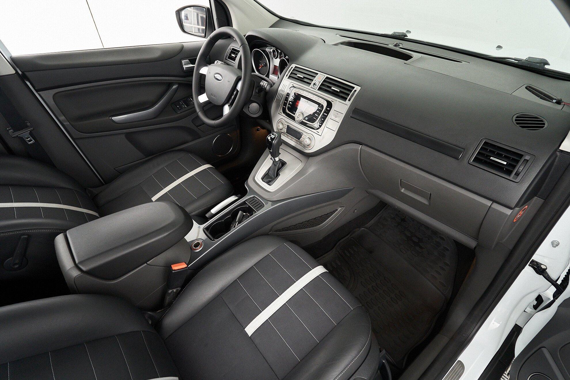 Ford Kuga 2012, белый