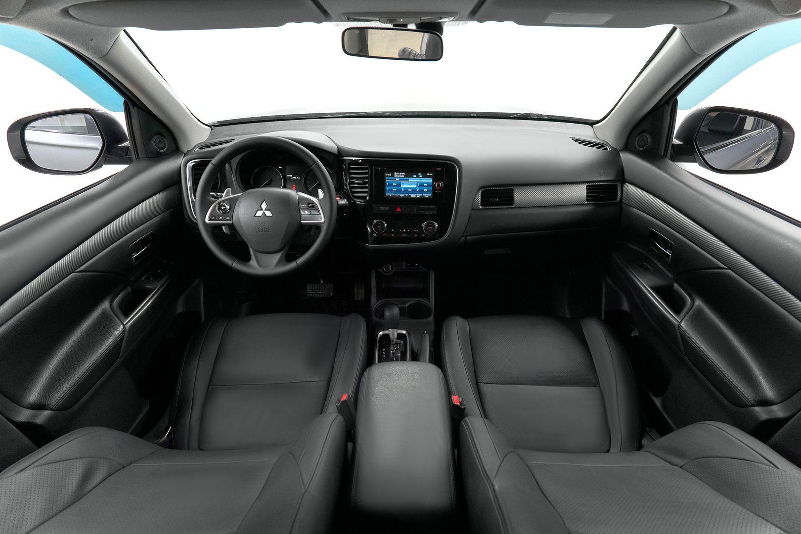 Mitsubishi Outlander 2012, серый