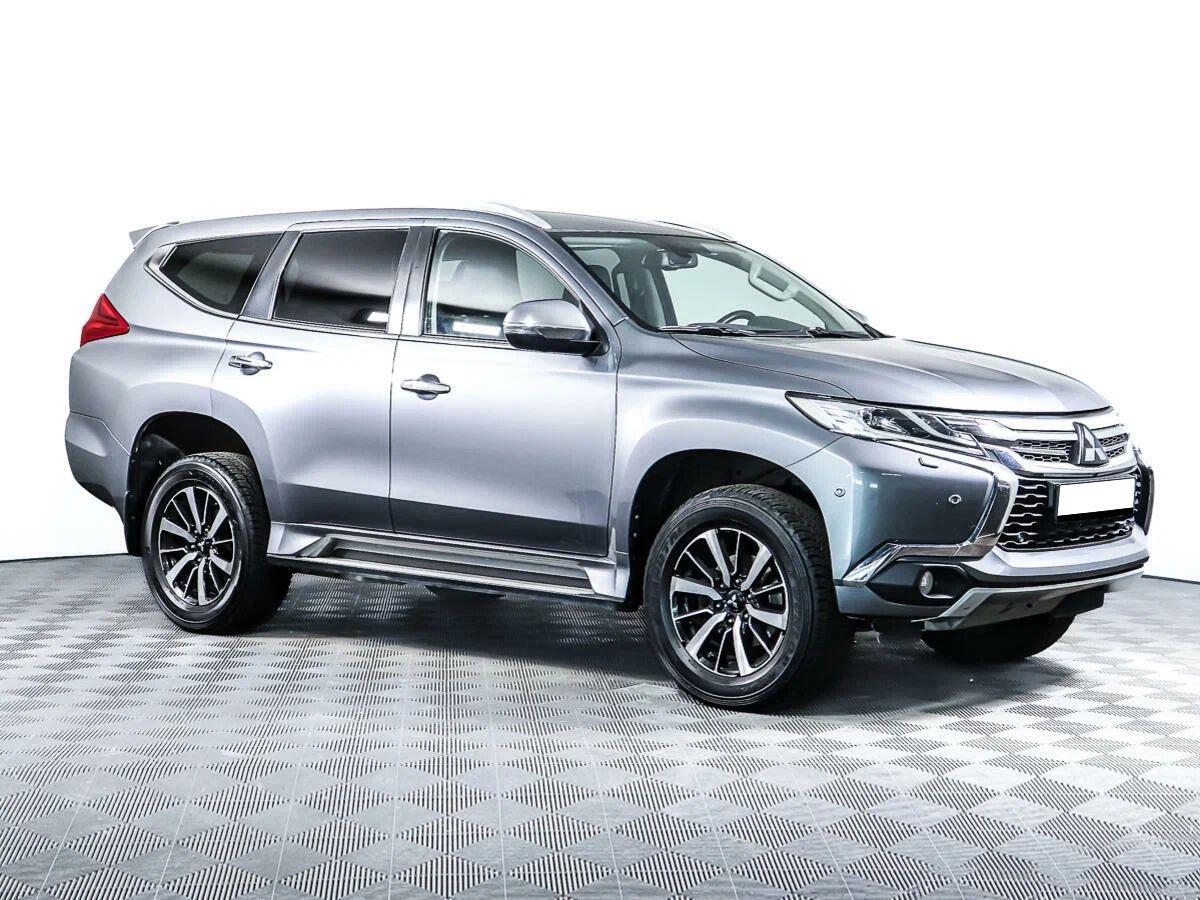 Mitsubishi Pajero Sport 2018, серебряный