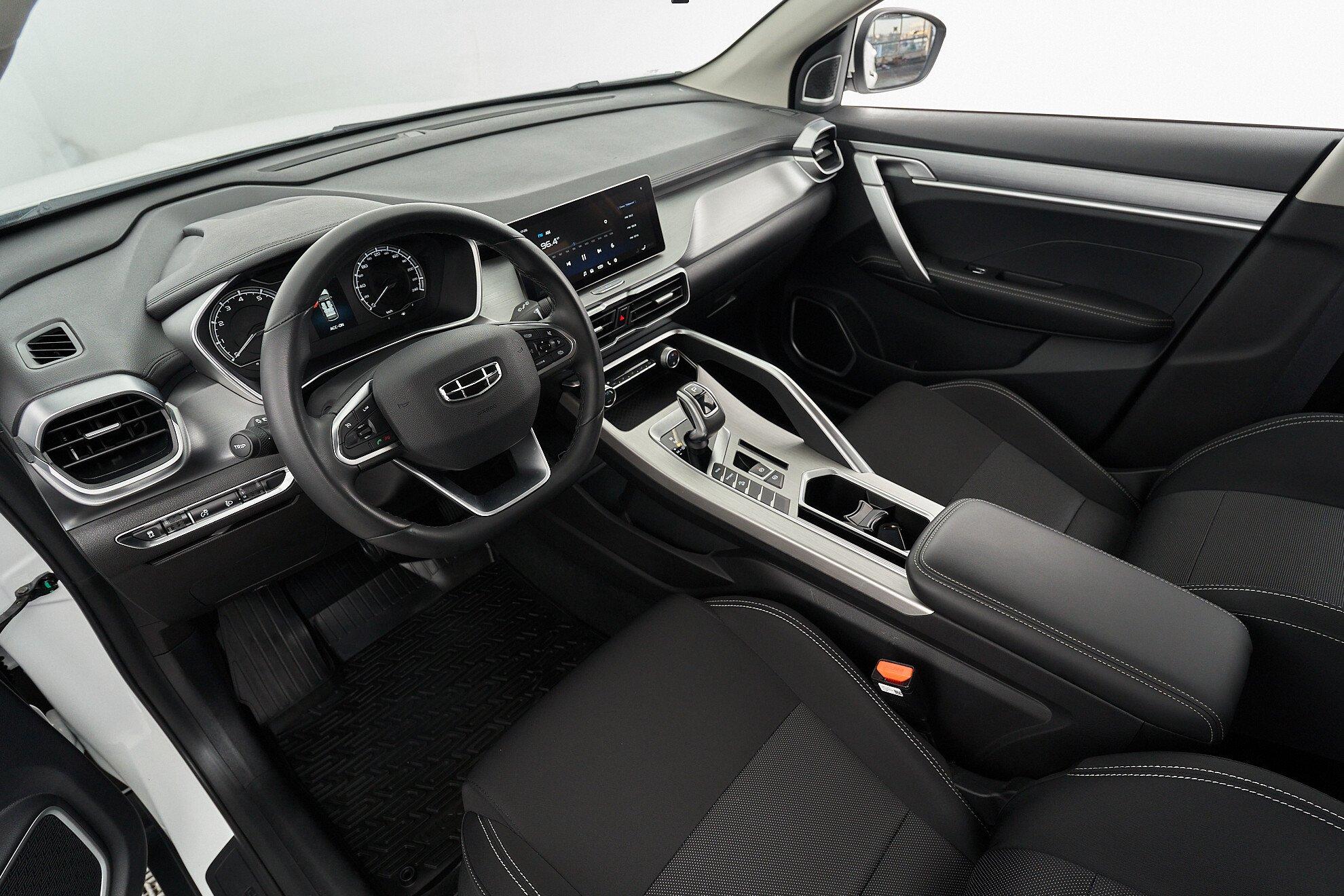 Geely Coolray 2021, белый