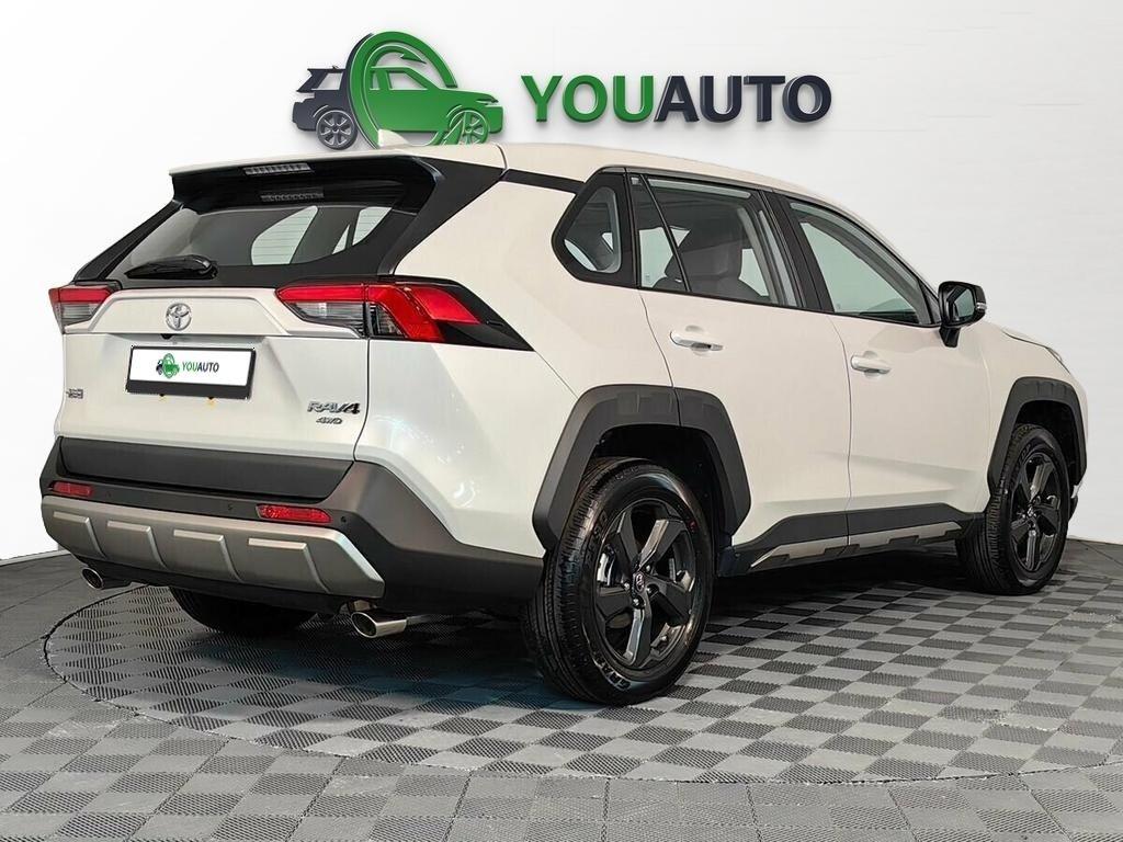 Toyota RAV4 2022, белый