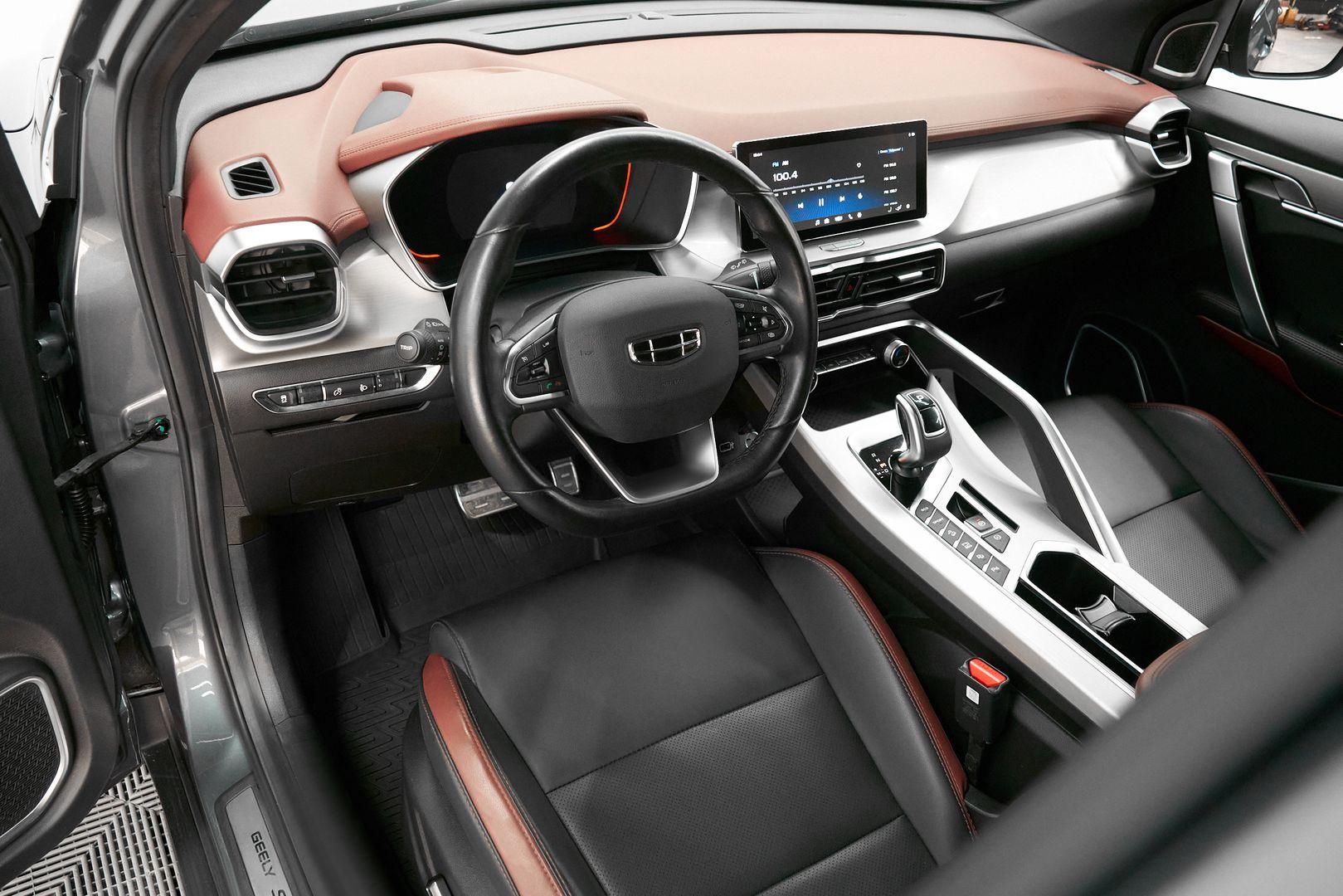 Geely Coolray 2021, серый